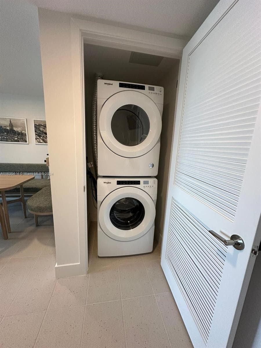 159 NE 6 th Street # 3513, Miami FL 33132 — 8