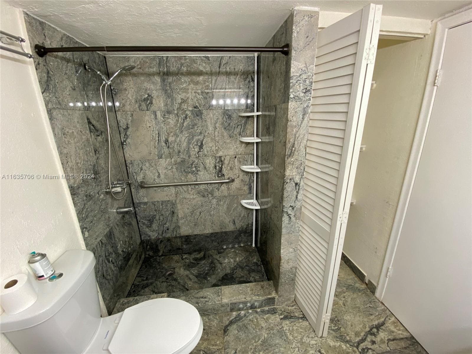 4525 W 20 AV # 123, Hialeah FL 33012 — 11