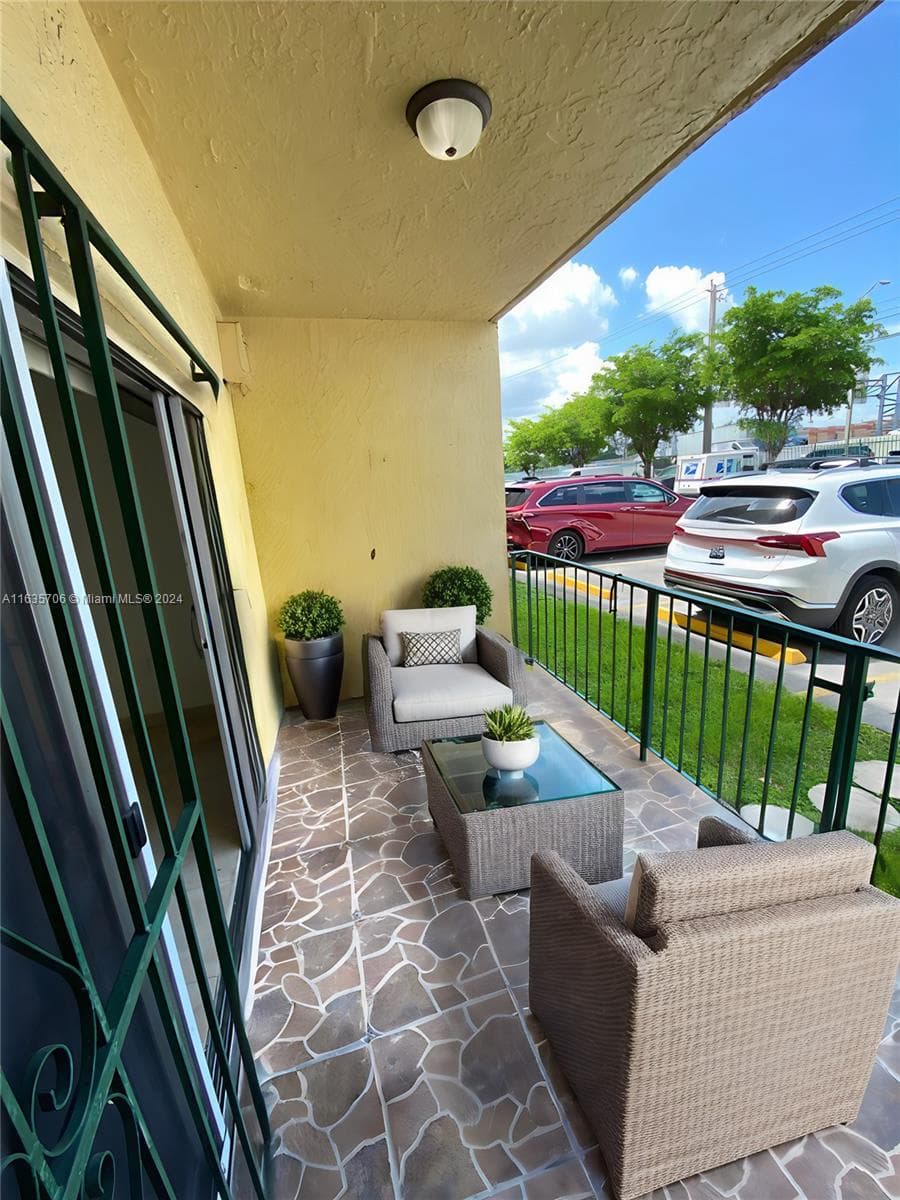 4525 W 20 AV # 123, Hialeah FL 33012 — 4