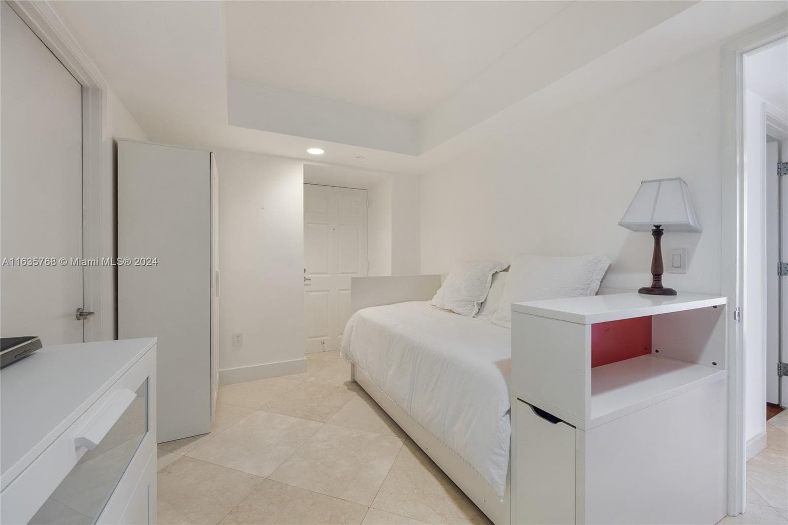 18671 Collins Ave # 2702, Sunny Isles Beach FL 33160 — 25