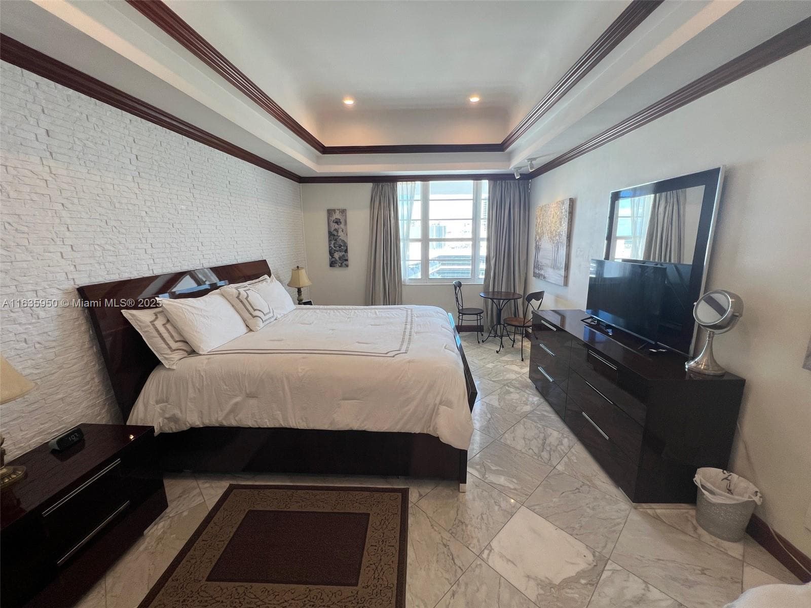 100 Lincoln Rd # 1633, Miami Beach FL 33139 — 17