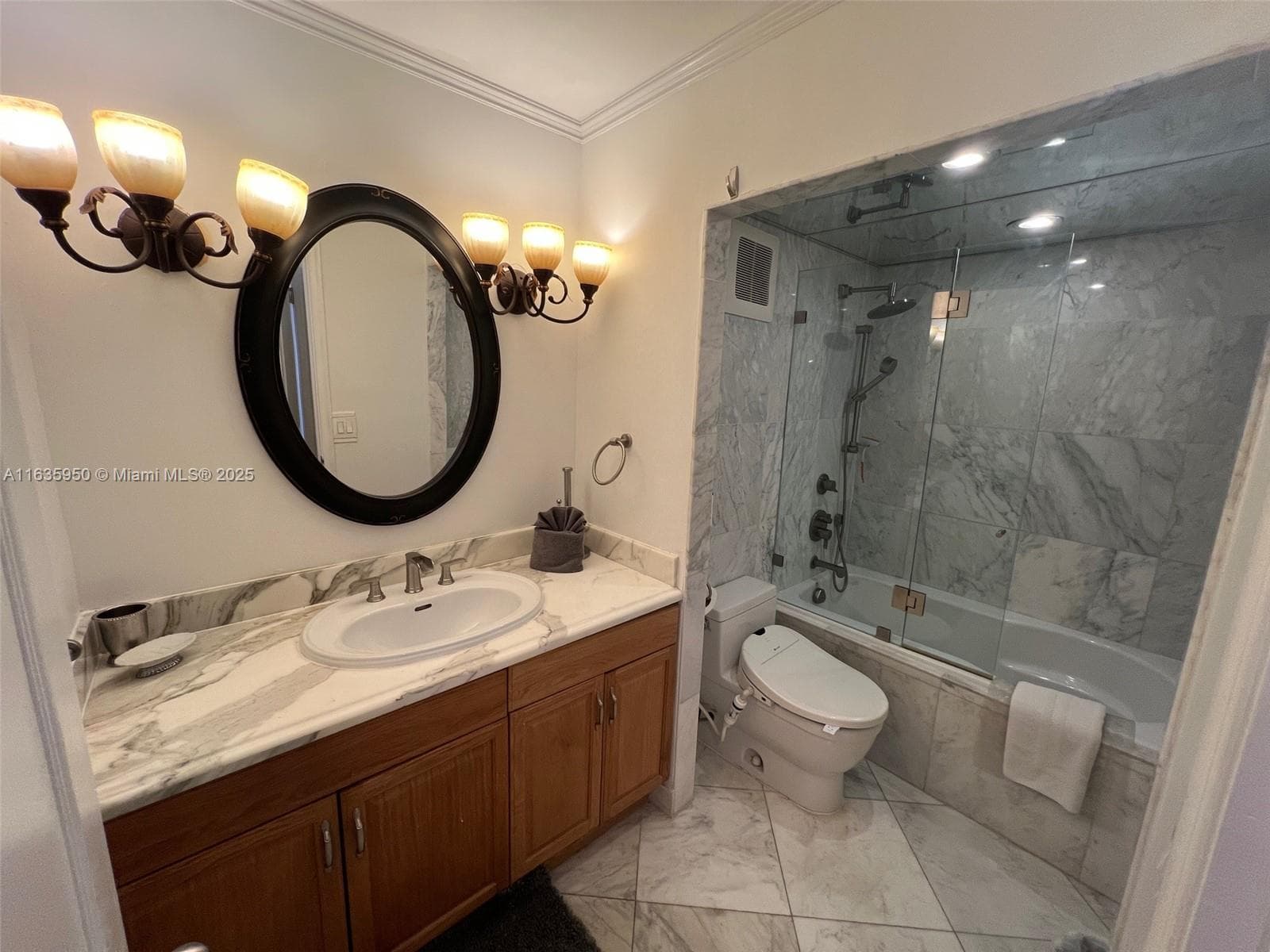 100 Lincoln Rd # 1633, Miami Beach FL 33139 — 20