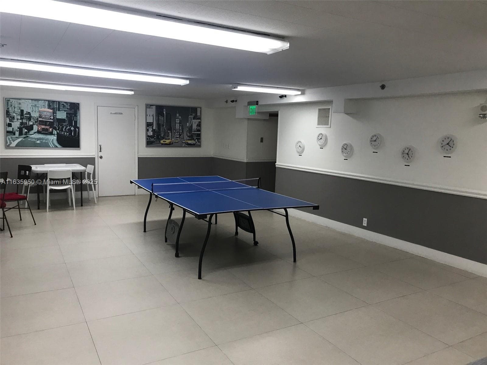 100 Lincoln Rd # 1633, Miami Beach FL 33139 — 33