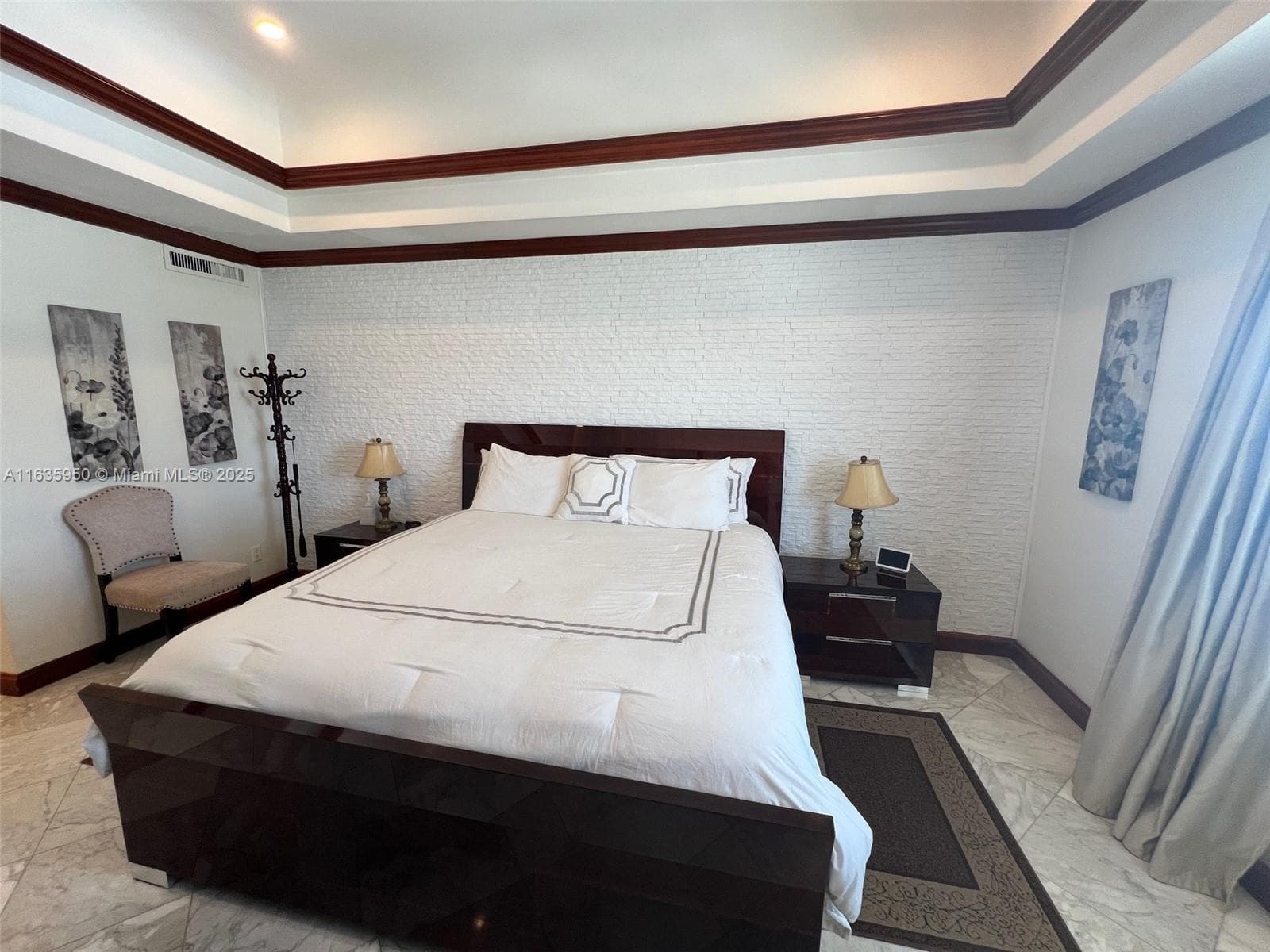 100 Lincoln Rd # 1633, Miami Beach FL 33139 — 18
