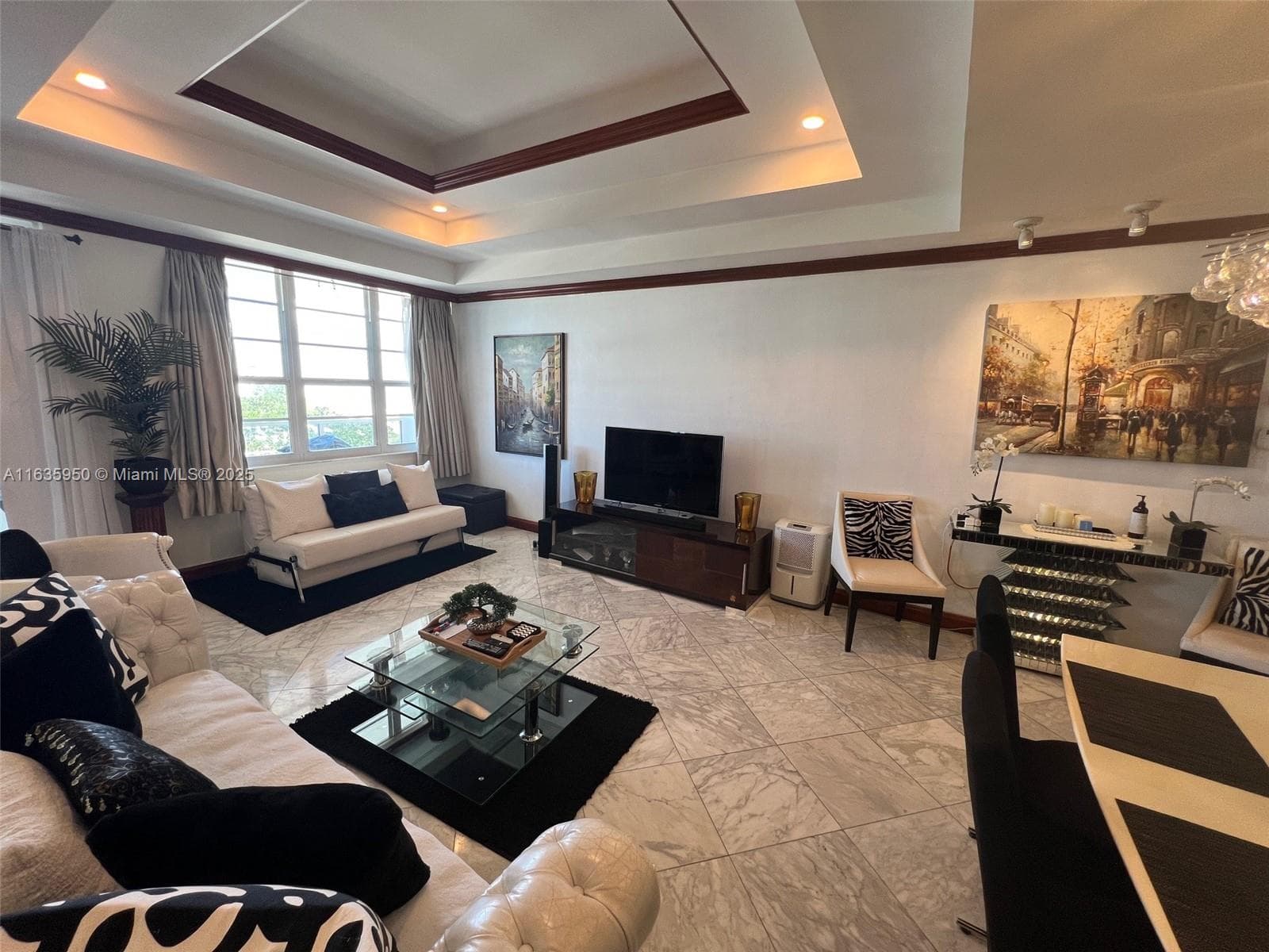 100 Lincoln Rd # 1633, Miami Beach FL 33139 — 8