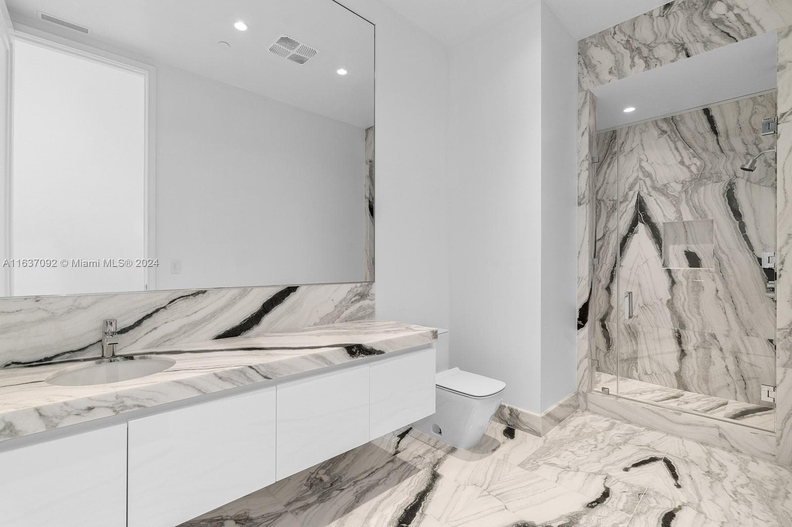 17901 Collins, Sunny Isles Beach FL 33160 — 31