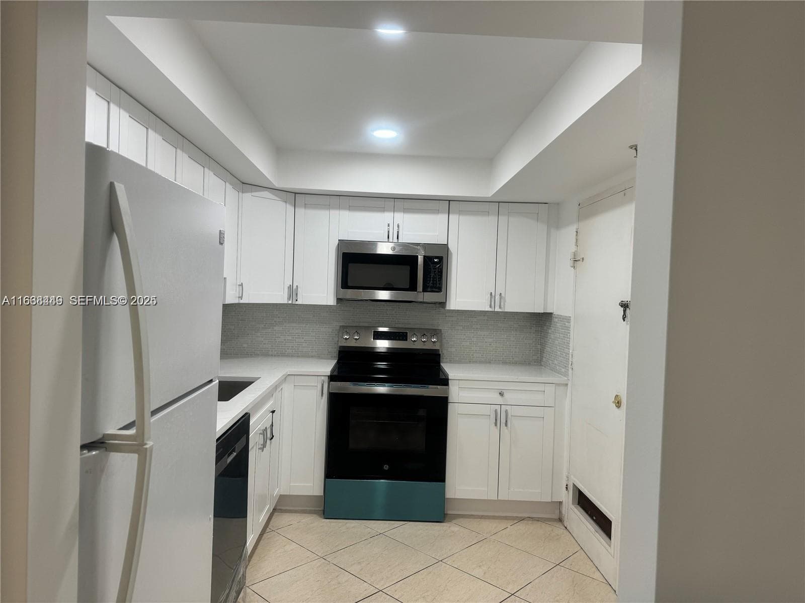 400 Kings Point Dr # 320, Sunny Isles Beach FL 33160 — 27