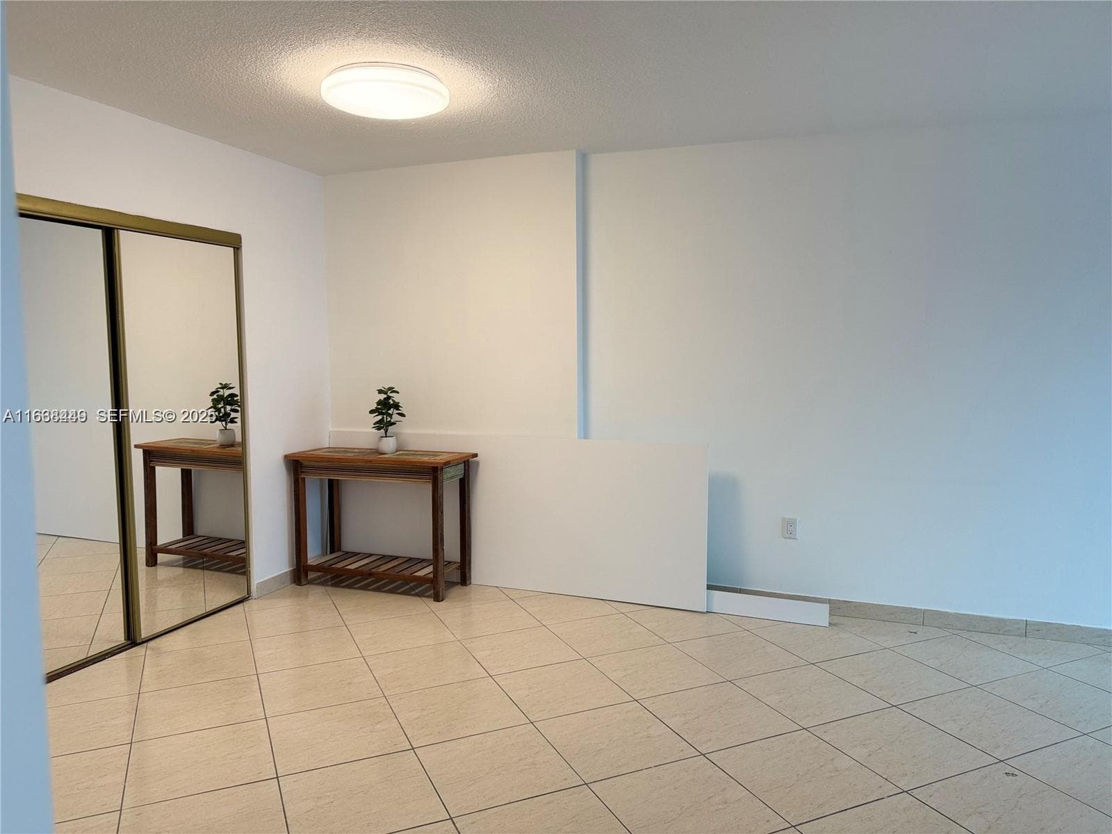 400 Kings Point Dr # 320, Sunny Isles Beach FL 33160 — 32