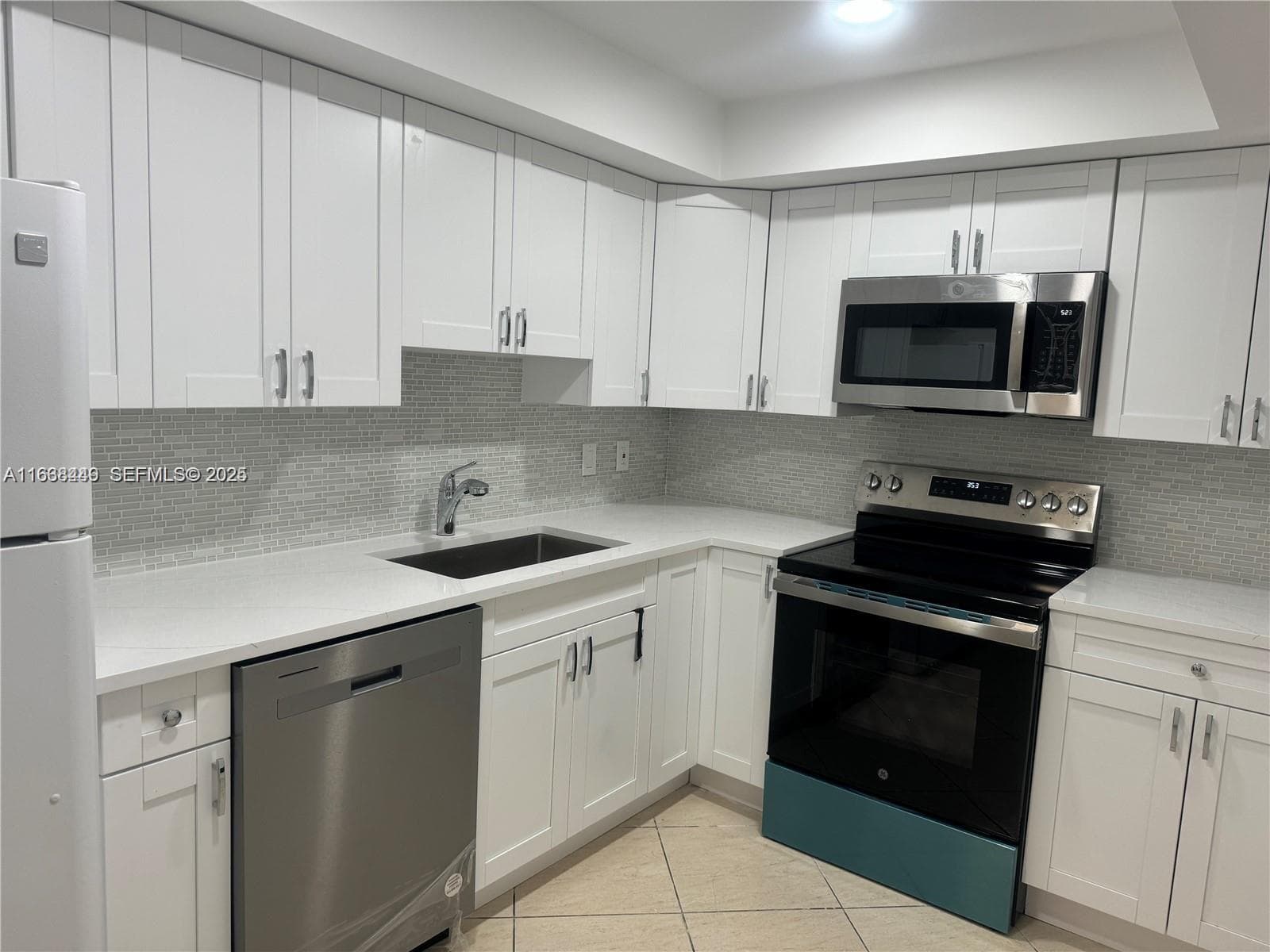 400 Kings Point Dr # 320, Sunny Isles Beach FL 33160 — 28