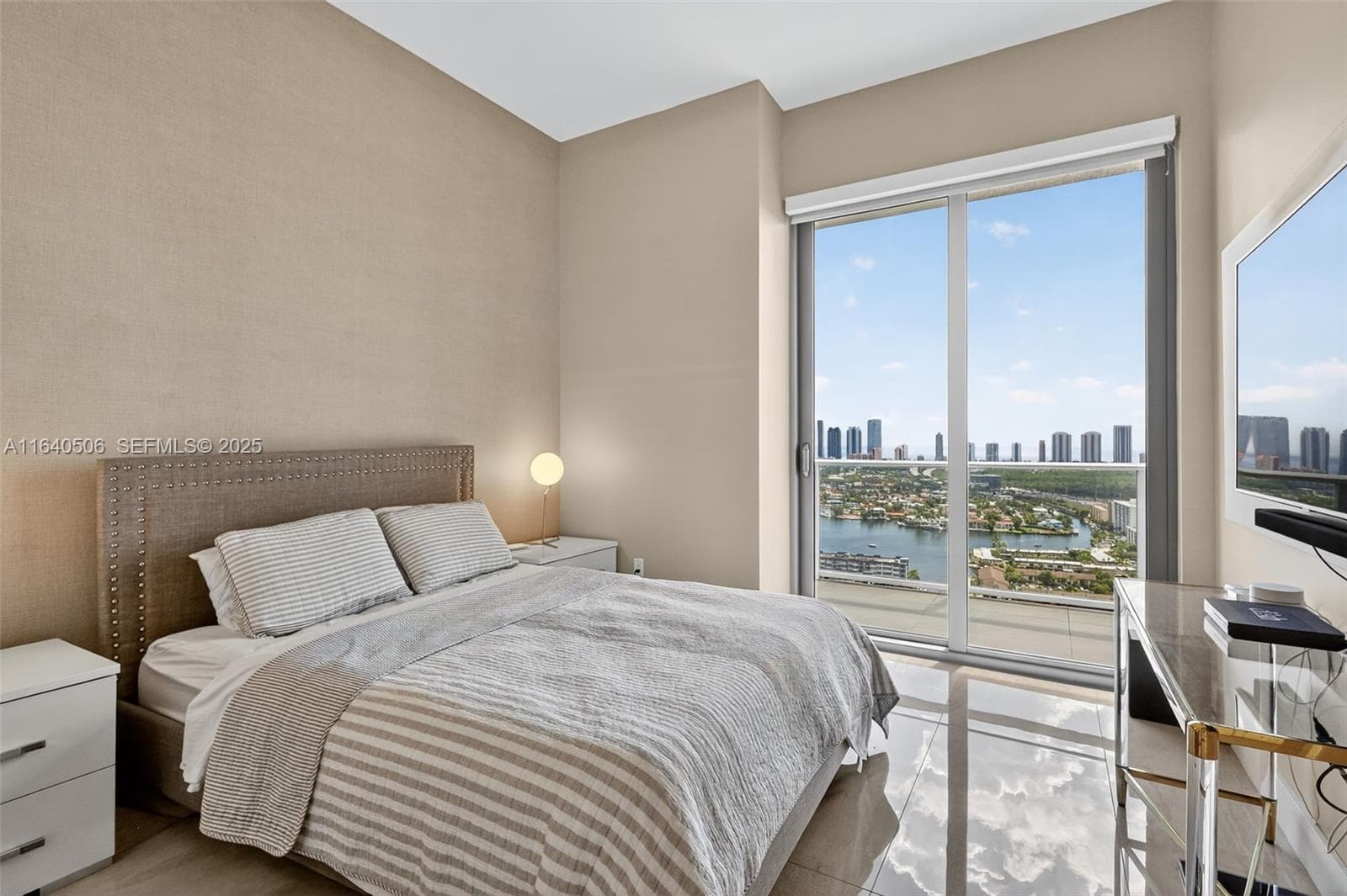 16385 Biscayne Blvd, North Miami Beach FL 33160 — 30