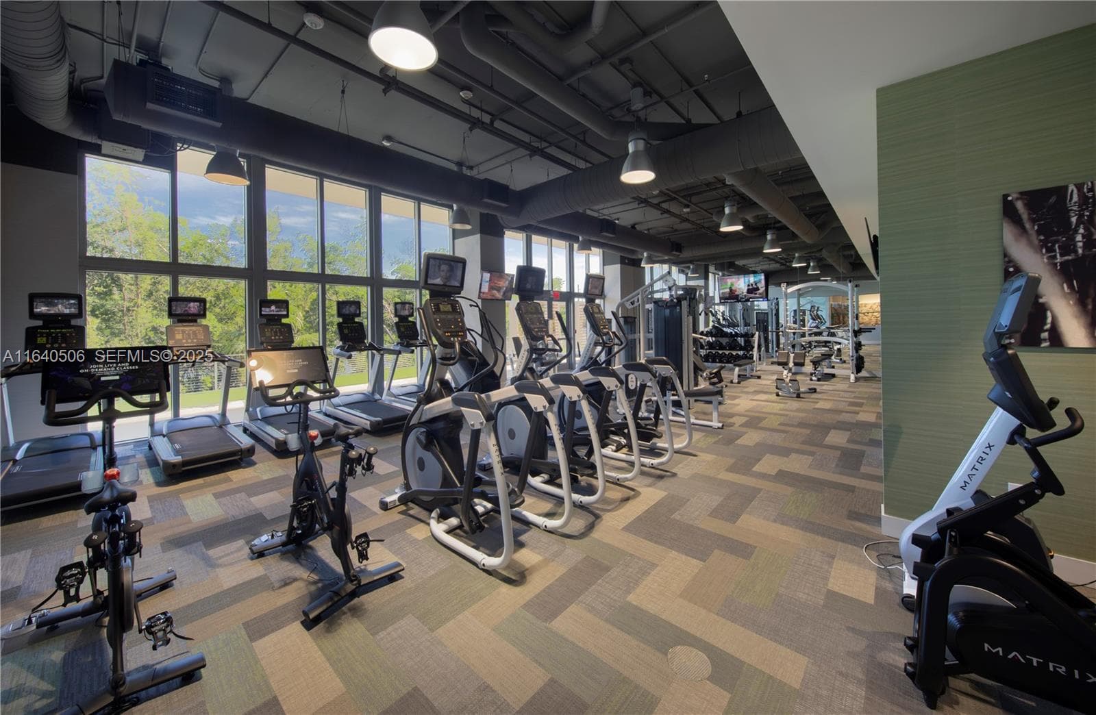 16385 Biscayne Blvd, North Miami Beach FL 33160 — 41