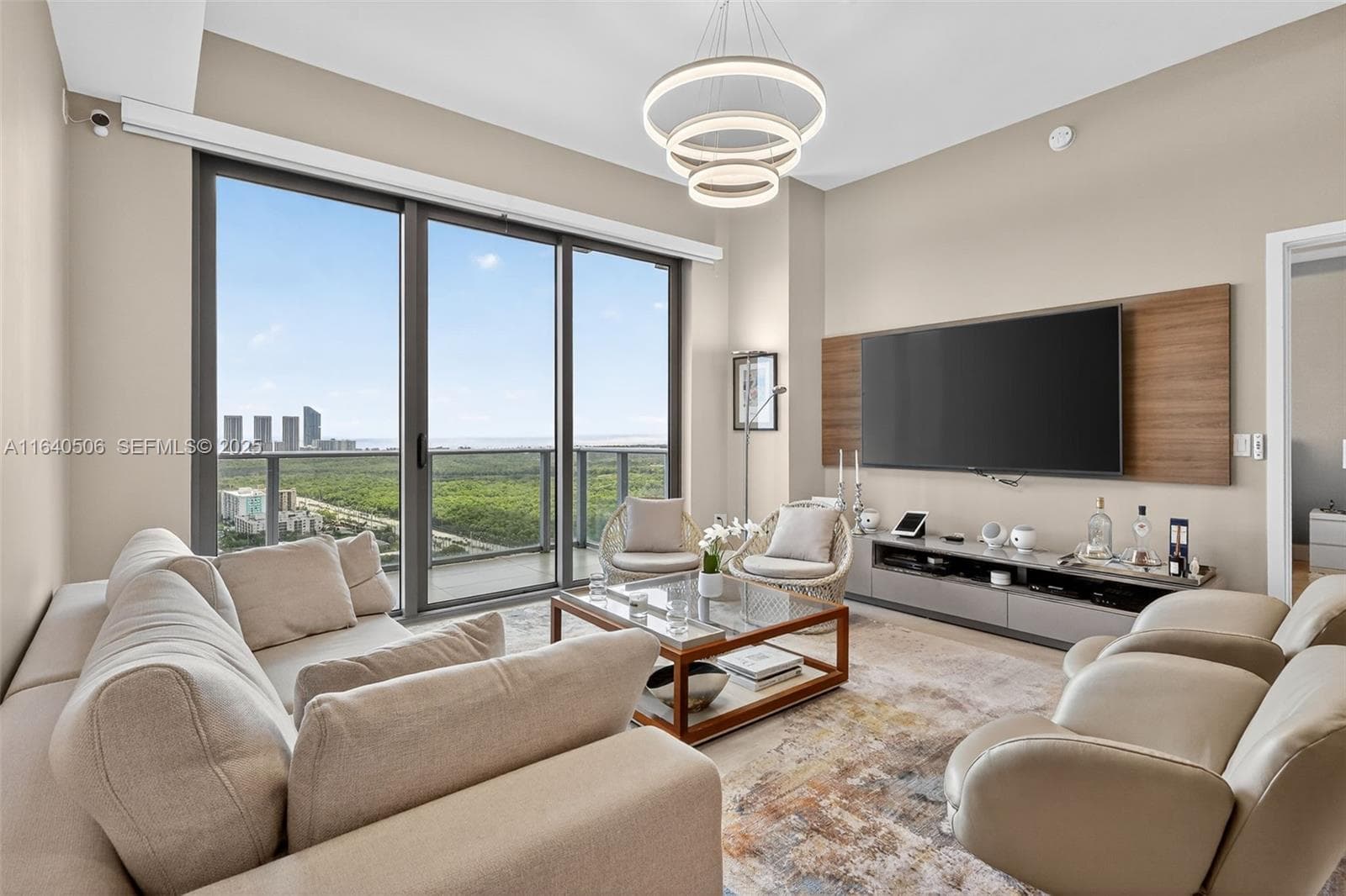 16385 Biscayne Blvd, North Miami Beach FL 33160 — 15