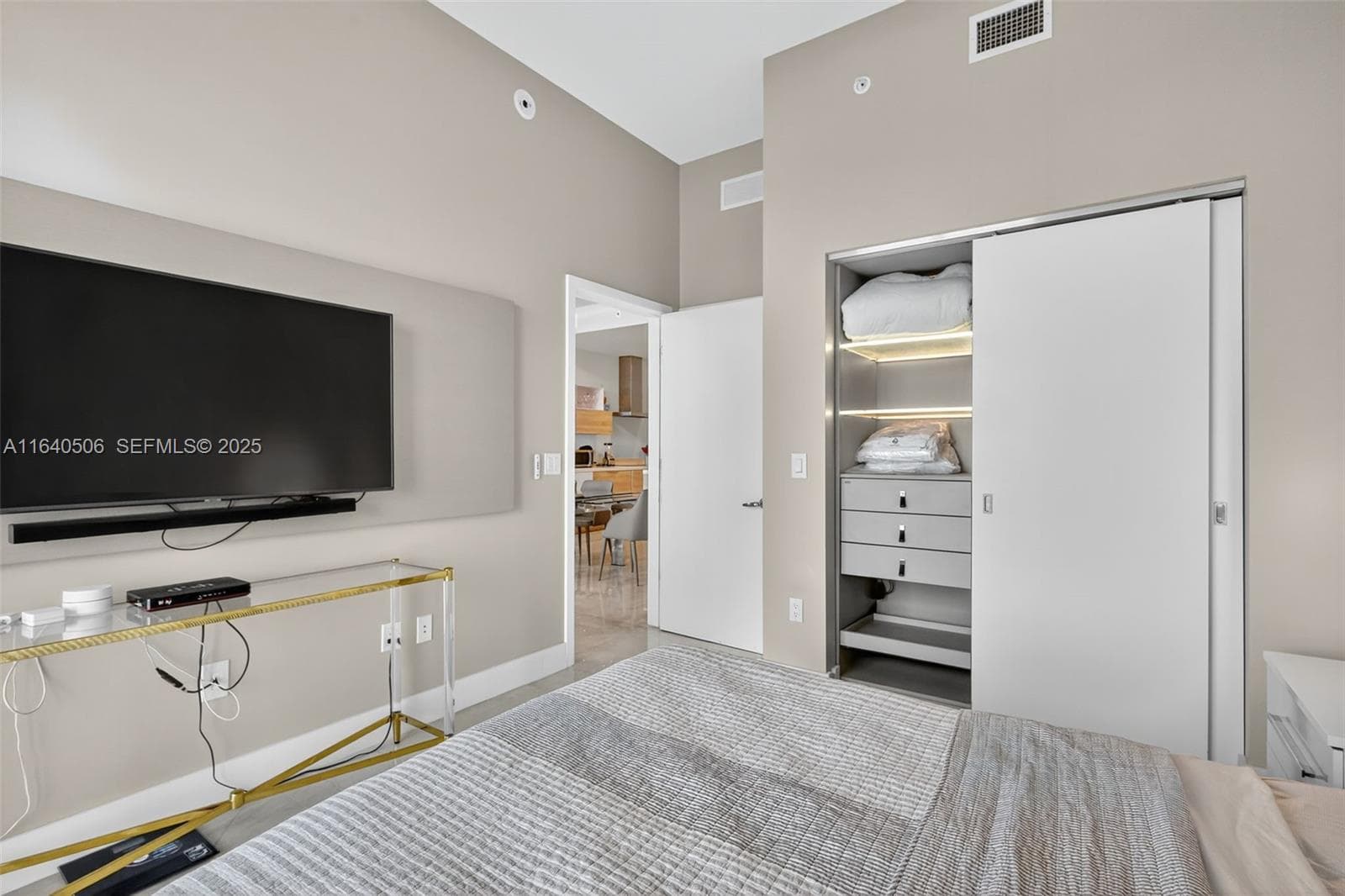 16385 Biscayne Blvd, North Miami Beach FL 33160 — 29