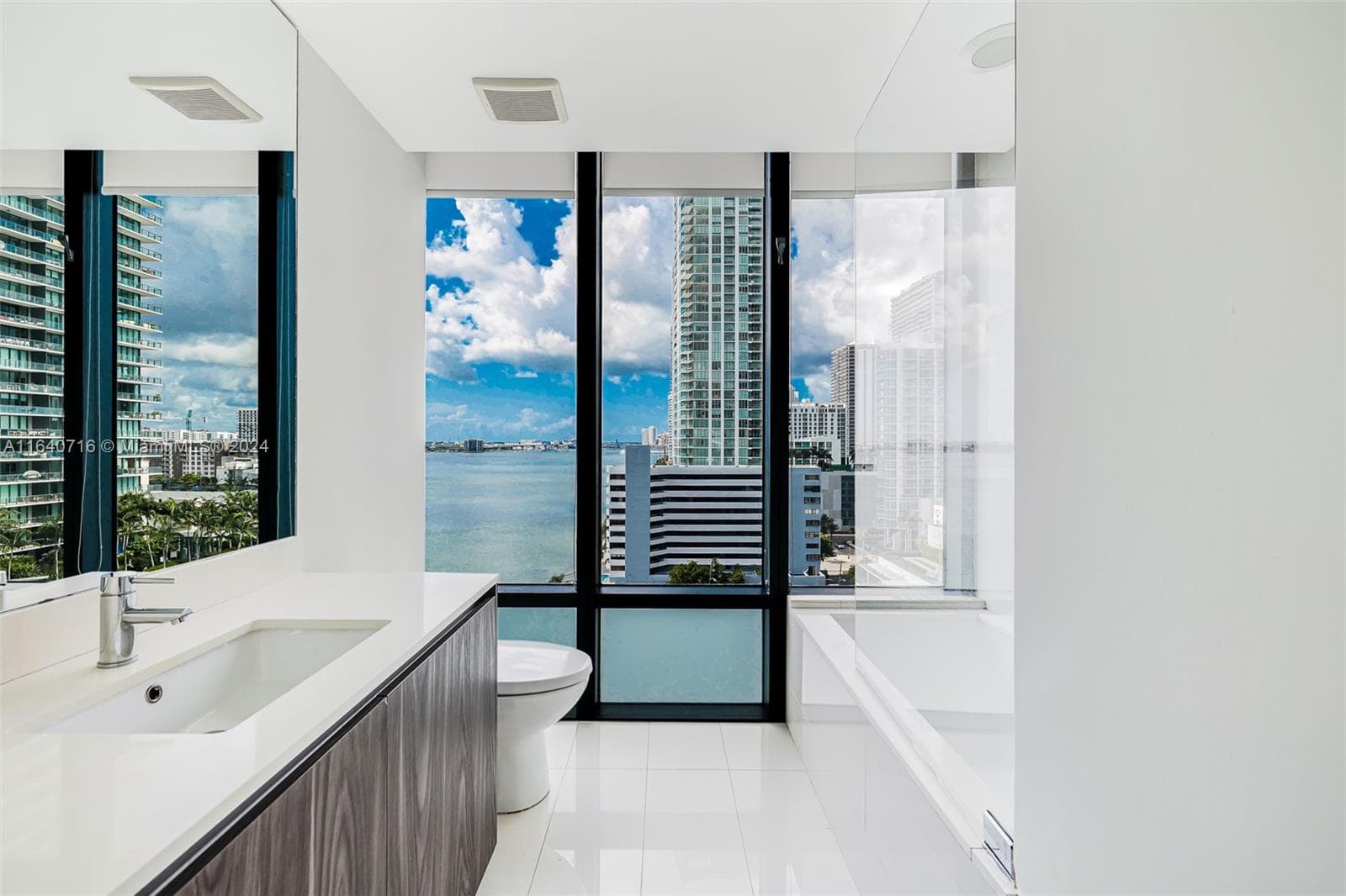 3131 NE 7th Ave # 1101, Miami FL 33137 — 26