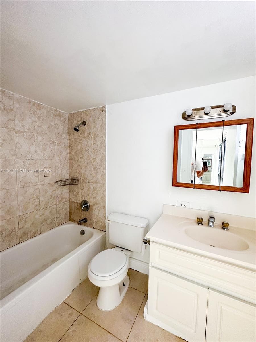 17021 N Bay Rd # 915, Sunny Isles Beach FL 33160 — 16