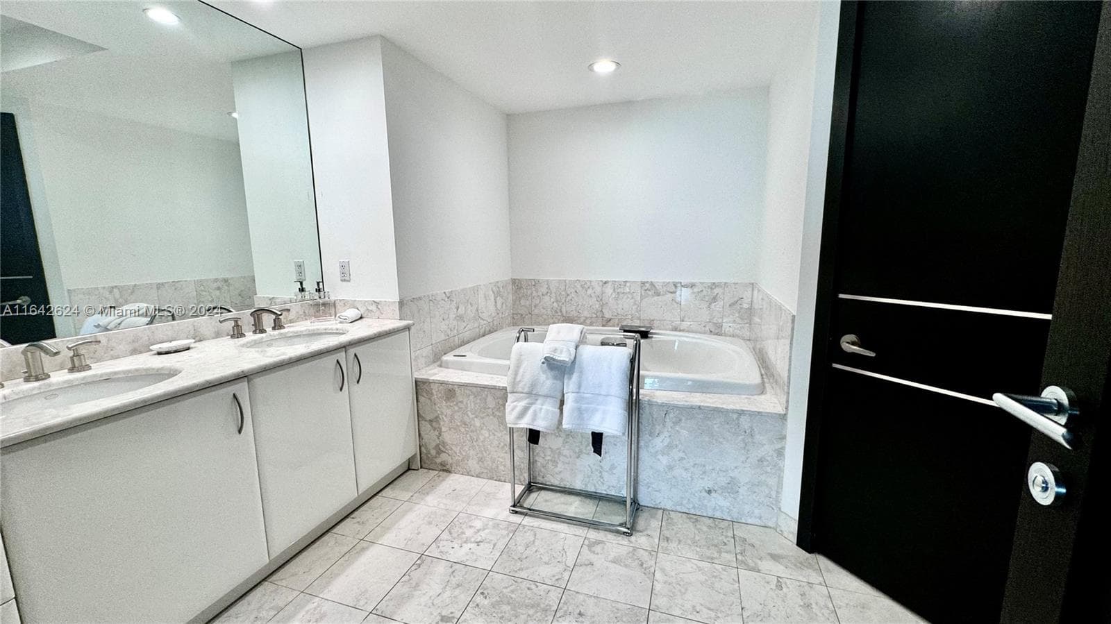 1331 Brickell Bay Dr # 1109, Miami FL 33131 — 18