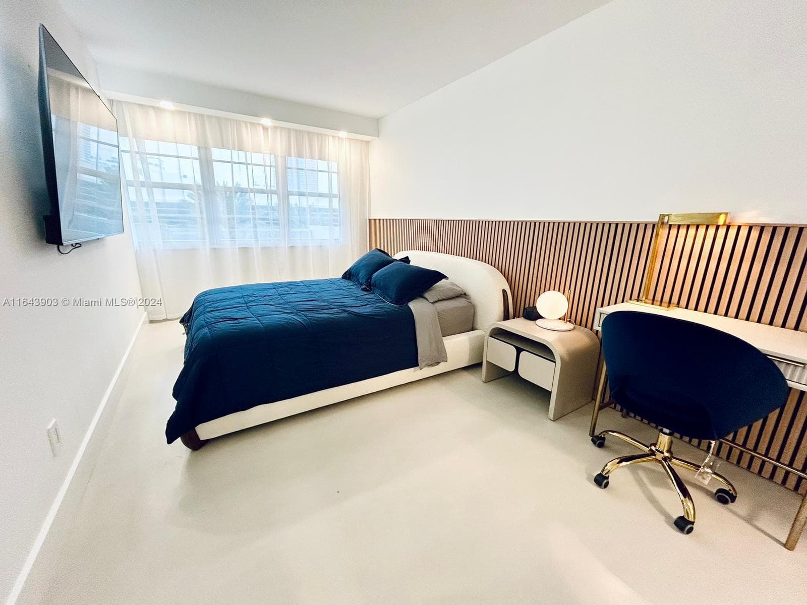 100 Lincoln Rd # 445, Miami Beach FL 33139 — 10