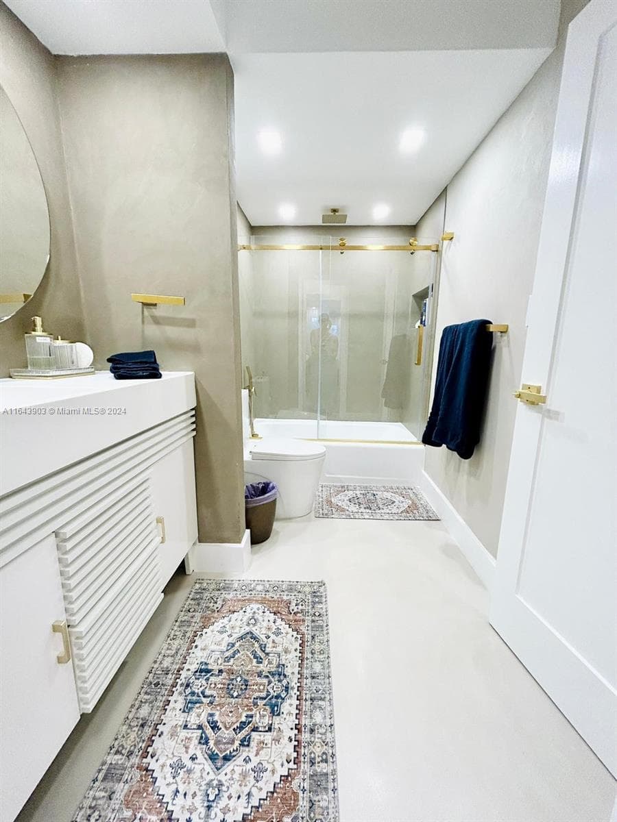 100 Lincoln Rd # 445, Miami Beach FL 33139 — 18