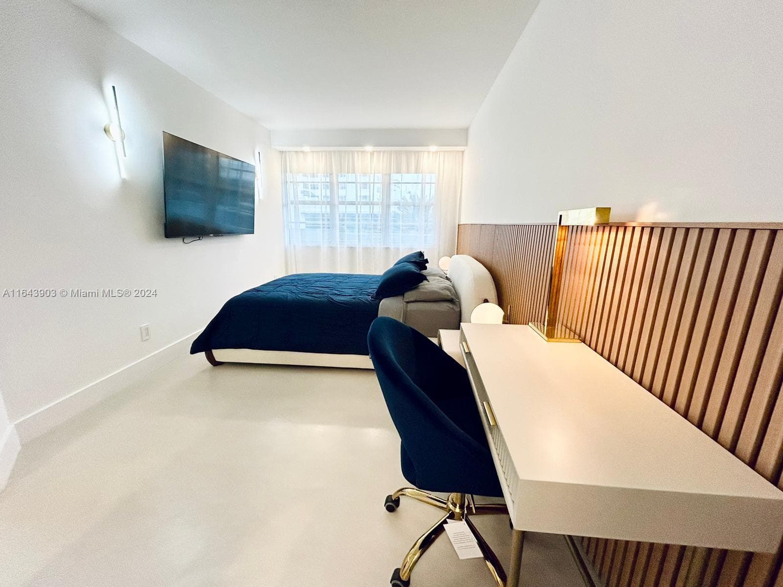 100 Lincoln Rd # 445, Miami Beach FL 33139 — 11