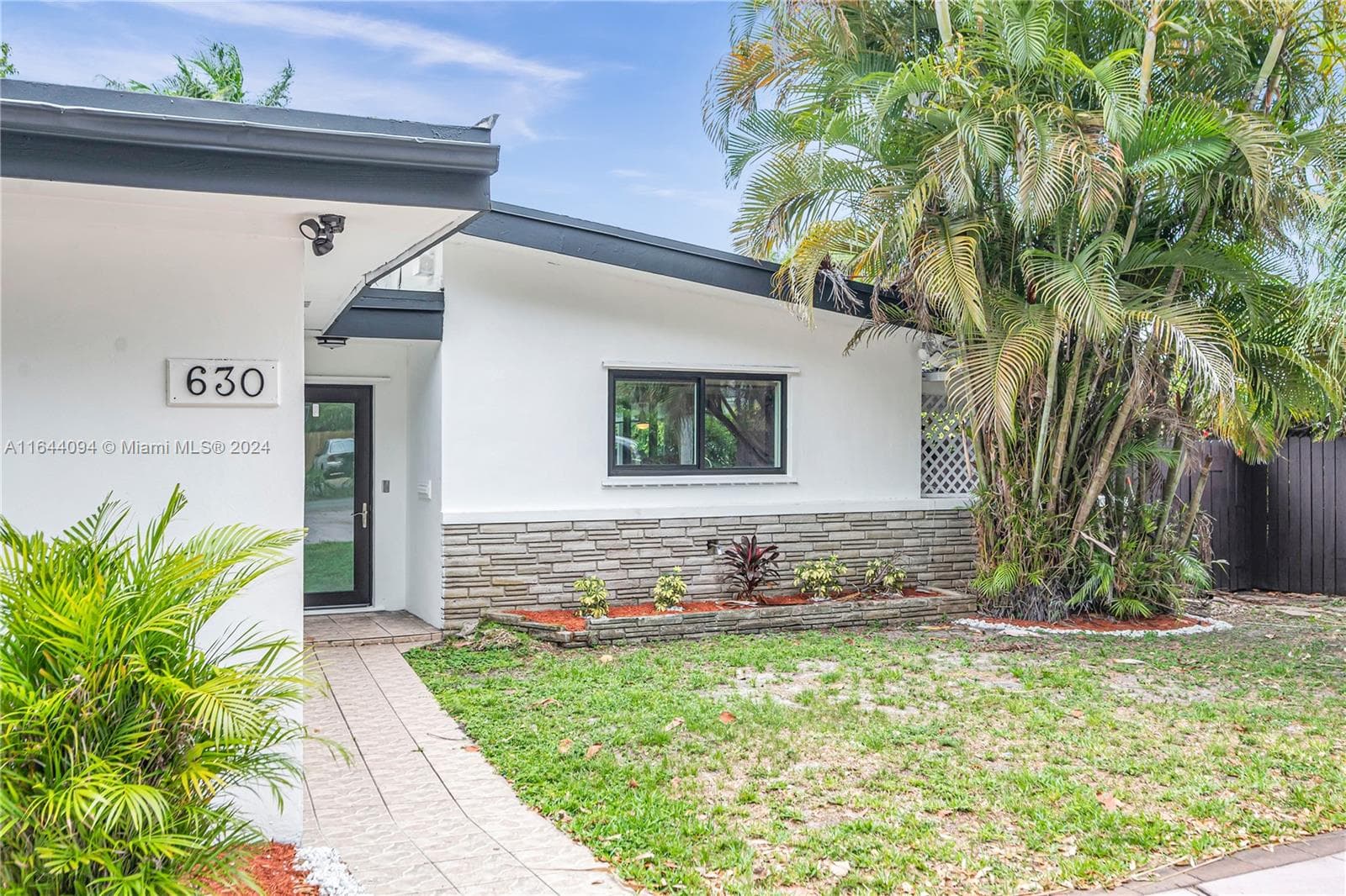 630 NE 117th St, Biscayne Park FL 33161 — 76
