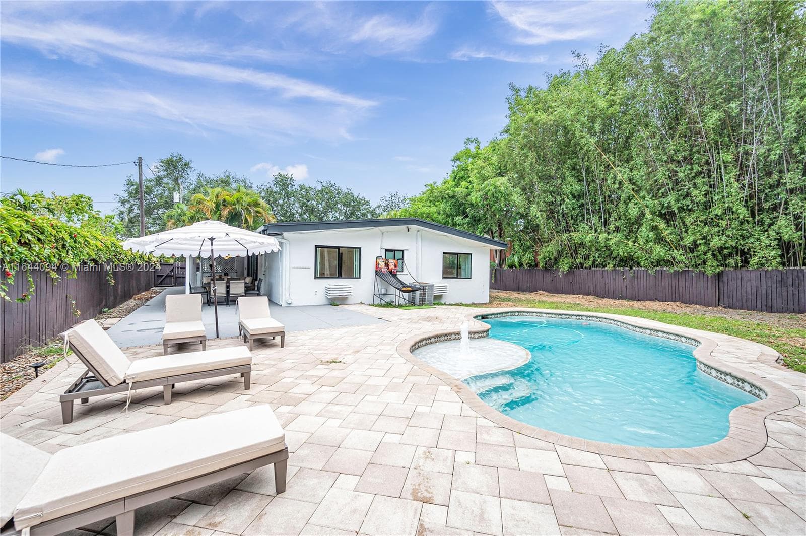 630 NE 117th St, Biscayne Park FL 33161 — 61