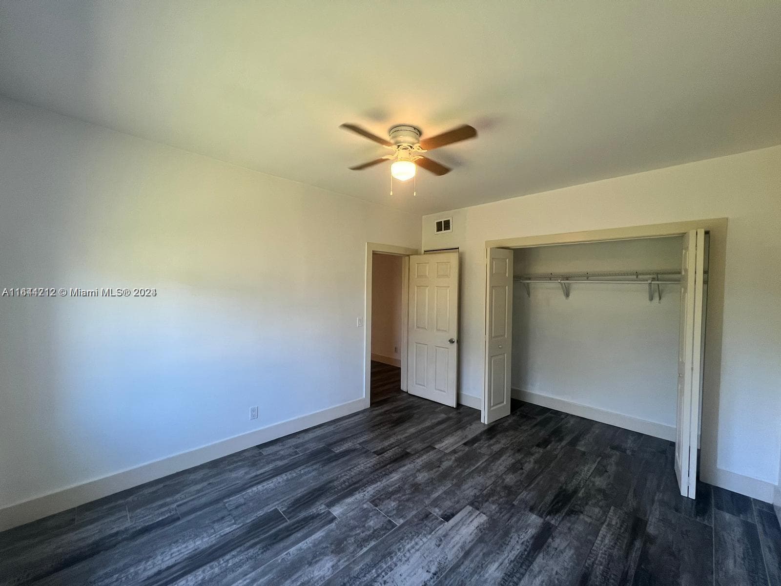 2500 NE 192nd St, Miami FL 33180 — 3