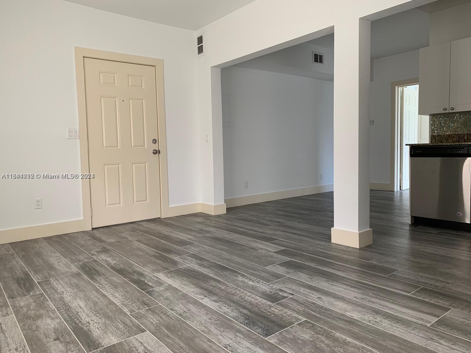 2500 NE 192nd St, Miami FL 33180 — 18