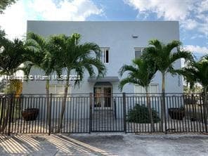2500 NE 192nd St, Miami FL 33180 — 11