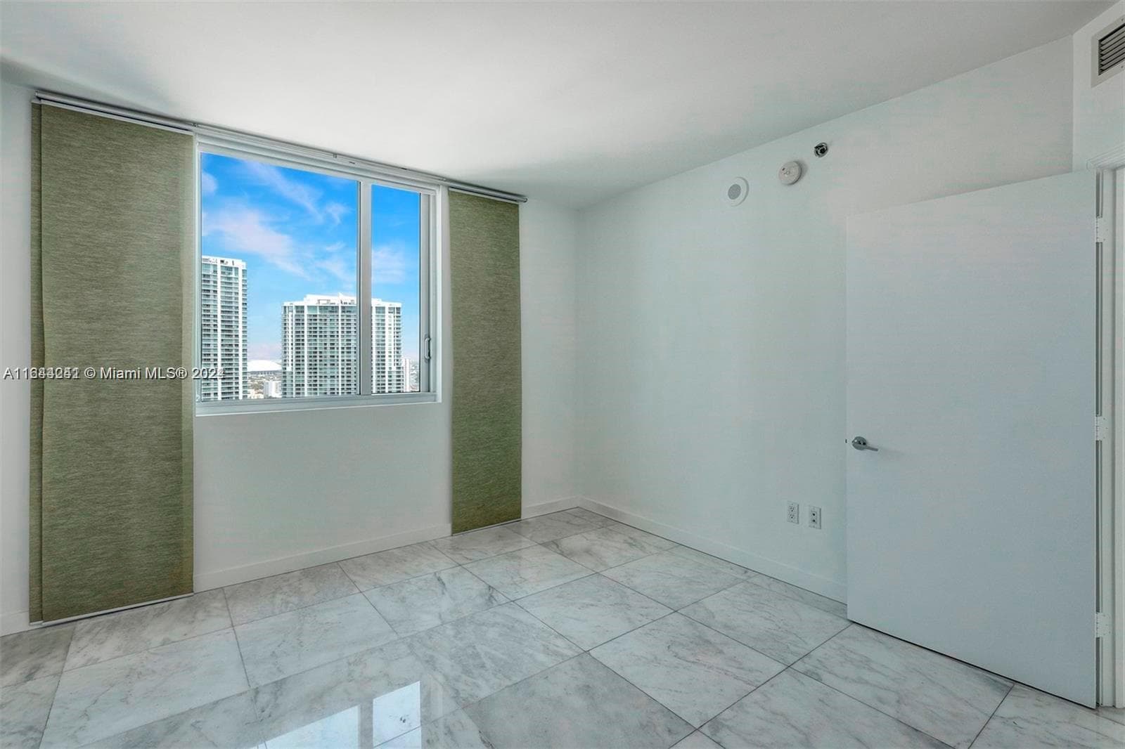 55 SE 6th St # 3401, Miami FL 33131 — 16