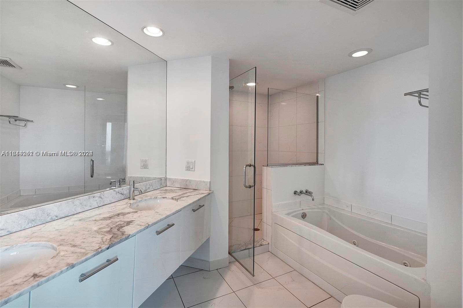 55 SE 6th St # 3401, Miami FL 33131 — 4