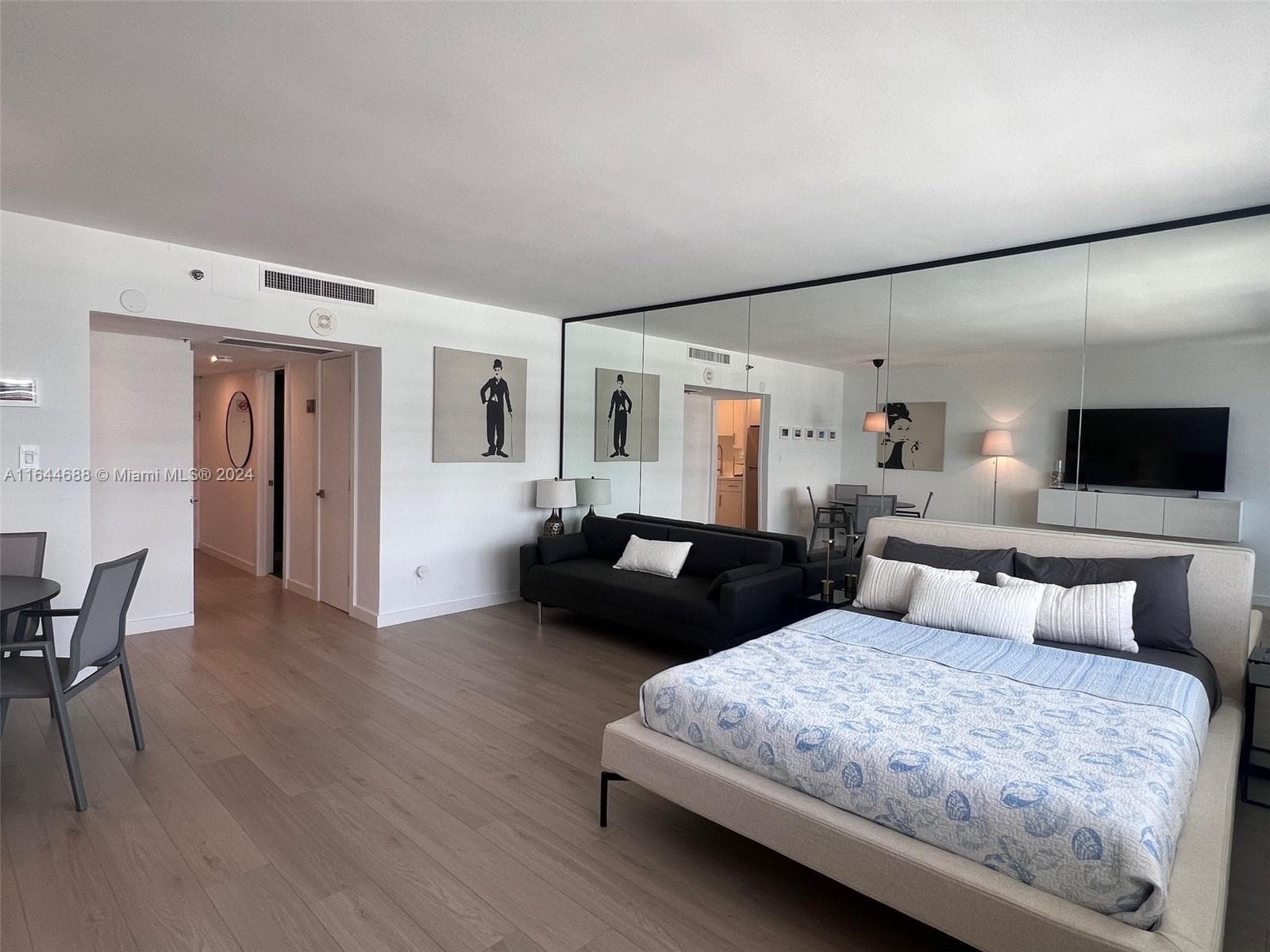 100 Lincoln Rd # 1104, Miami Beach FL 33139 — 2