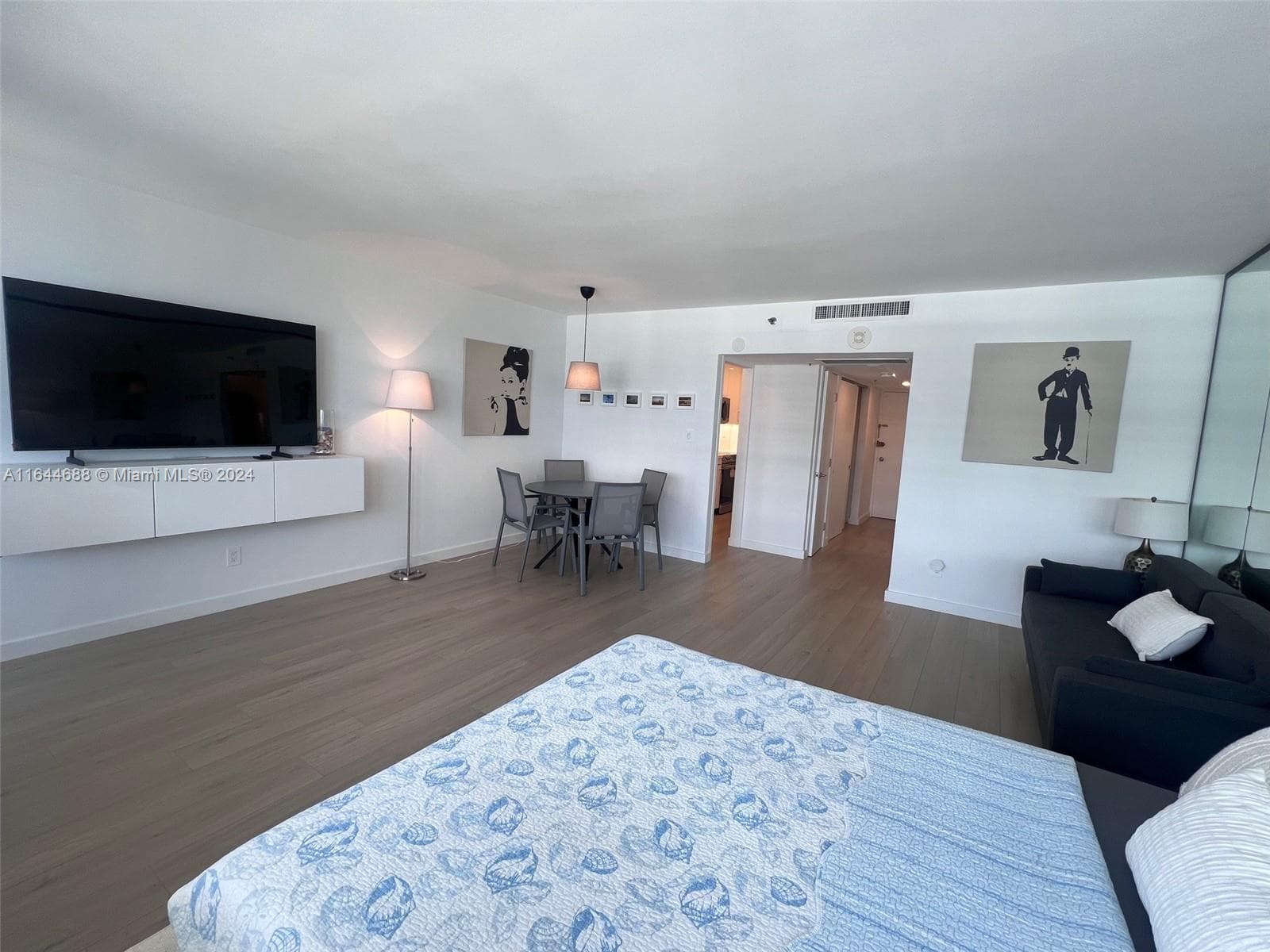 100 Lincoln Rd # 1104, Miami Beach FL 33139 — 4