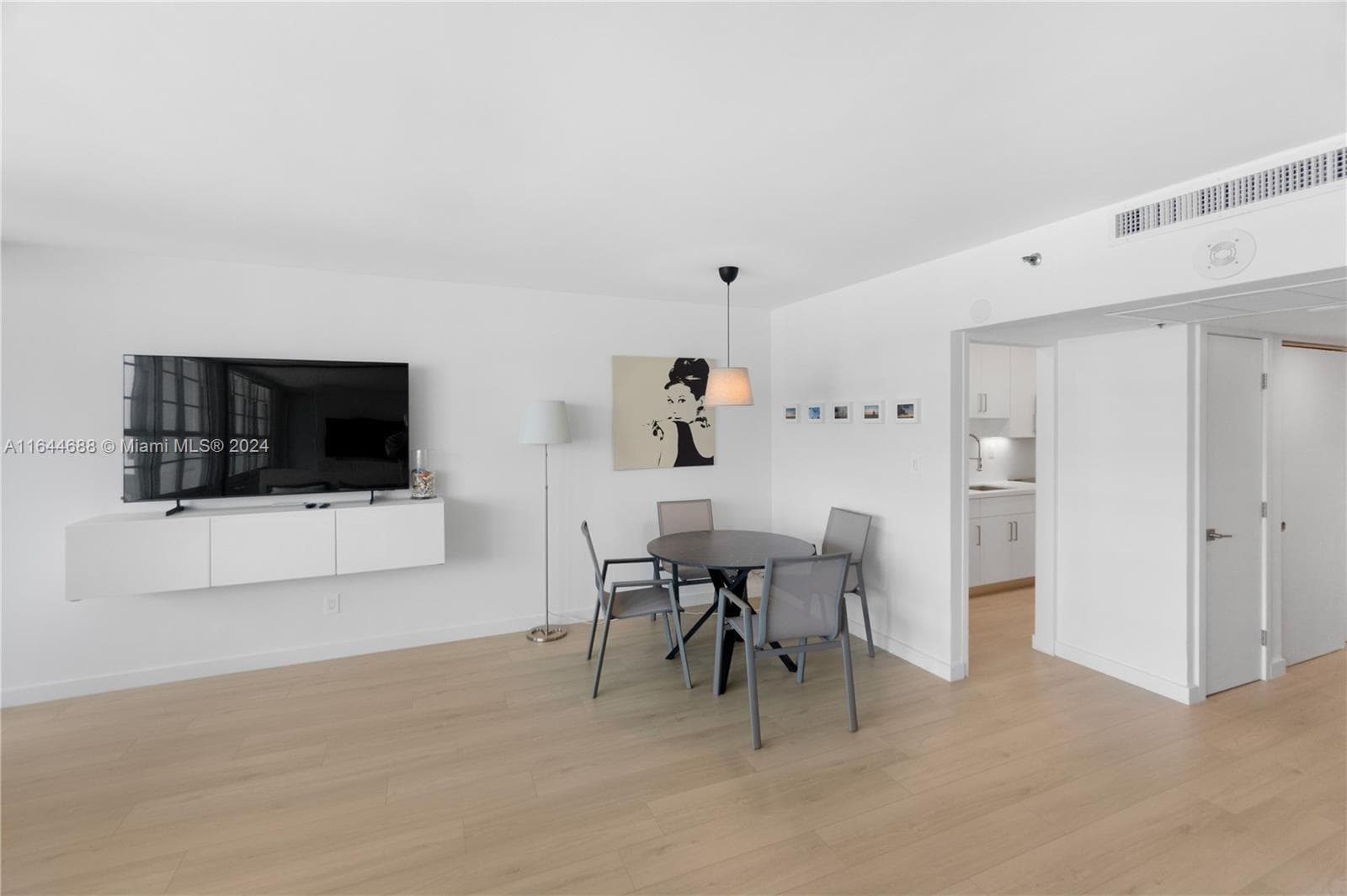 100 Lincoln Rd # 1104, Miami Beach FL 33139 — 8