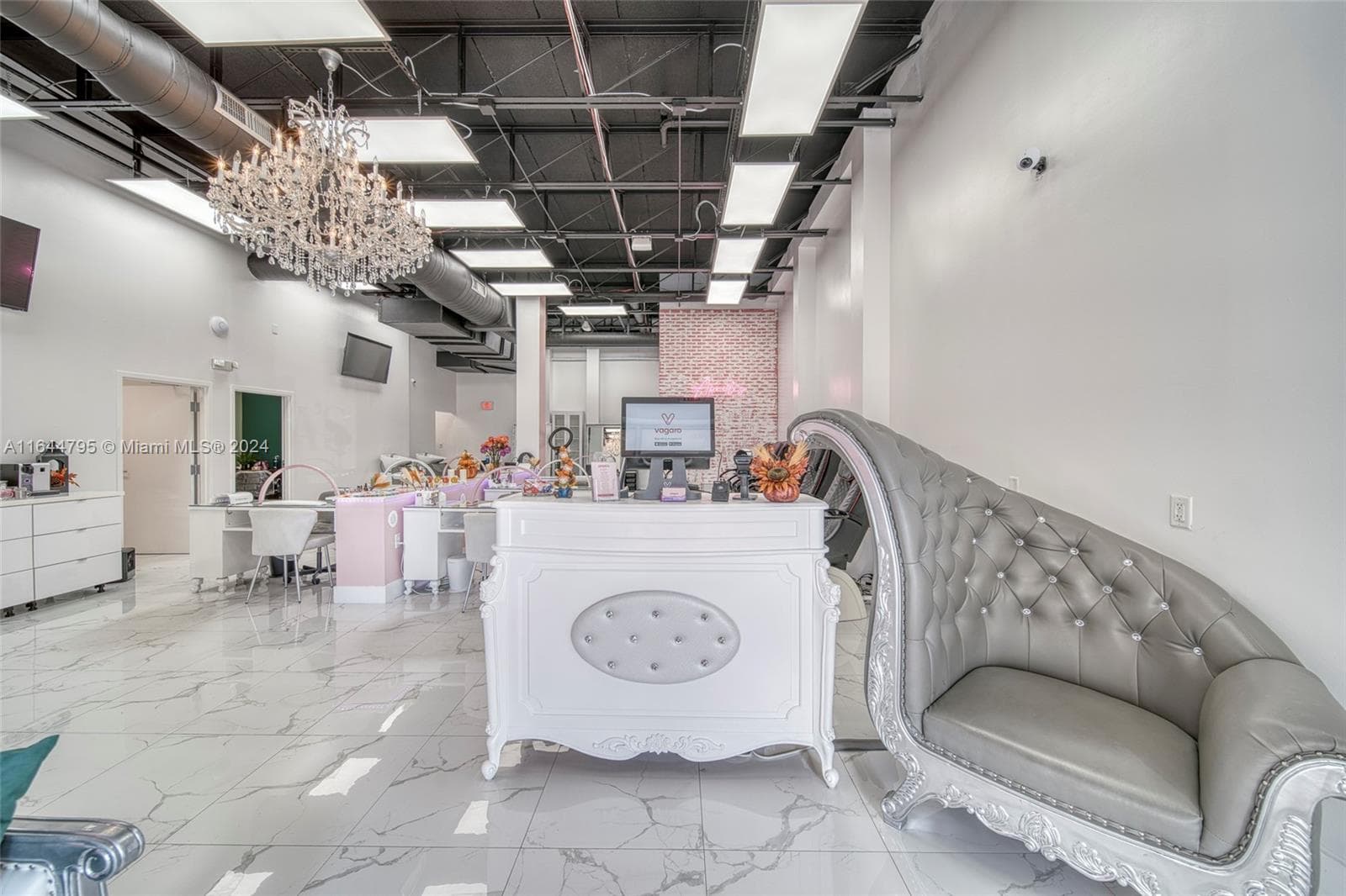 Full-Service Beauty Salon For Sale in Pinecrest, Miami FL 33156 — 2