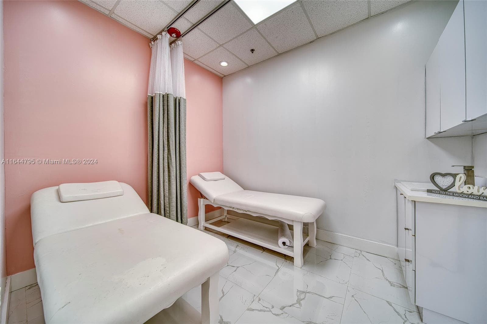 Full-Service Beauty Salon For Sale in Pinecrest, Miami FL 33156 — 13