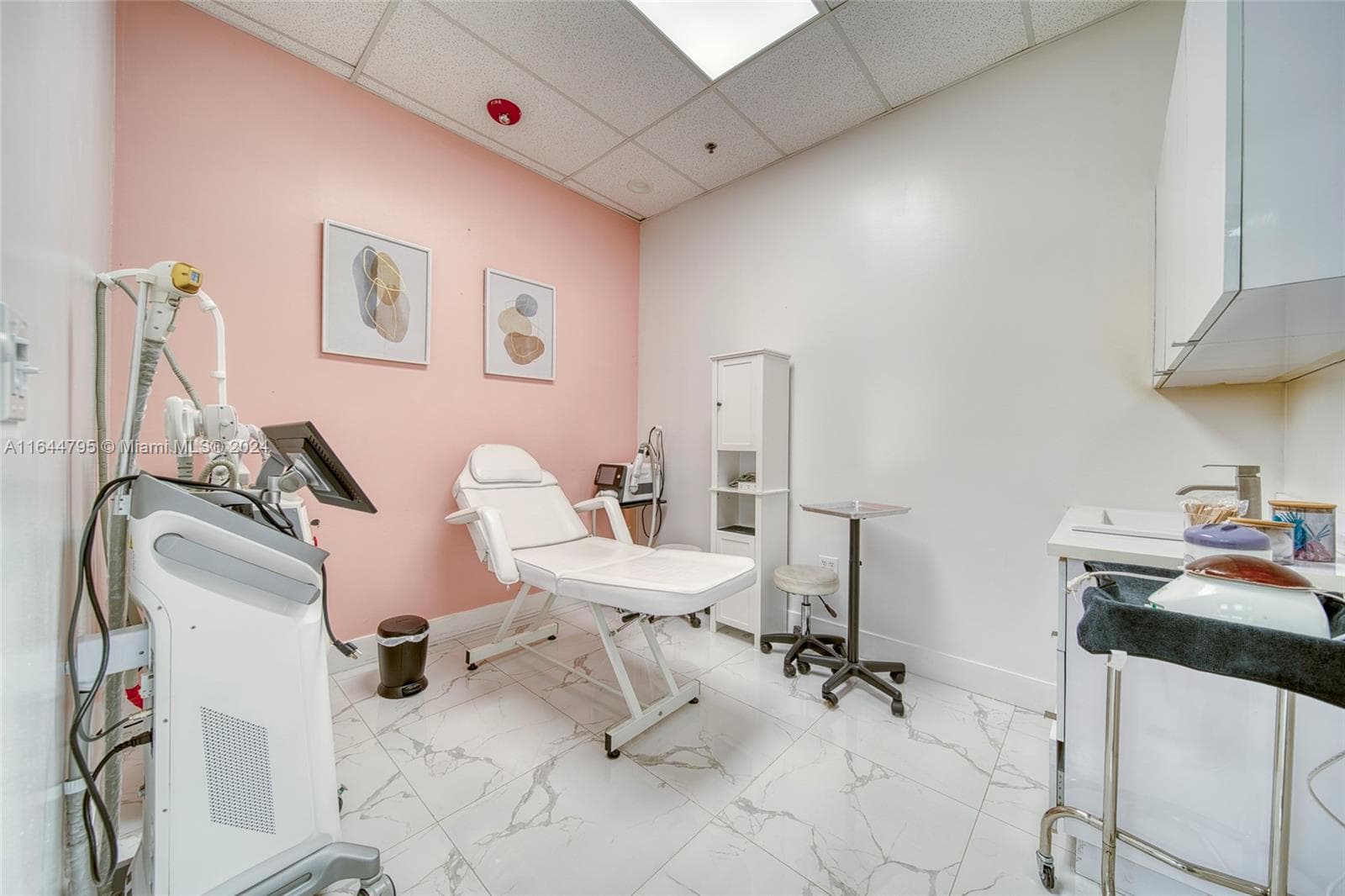 Full-Service Beauty Salon For Sale in Pinecrest, Miami FL 33156 — 12