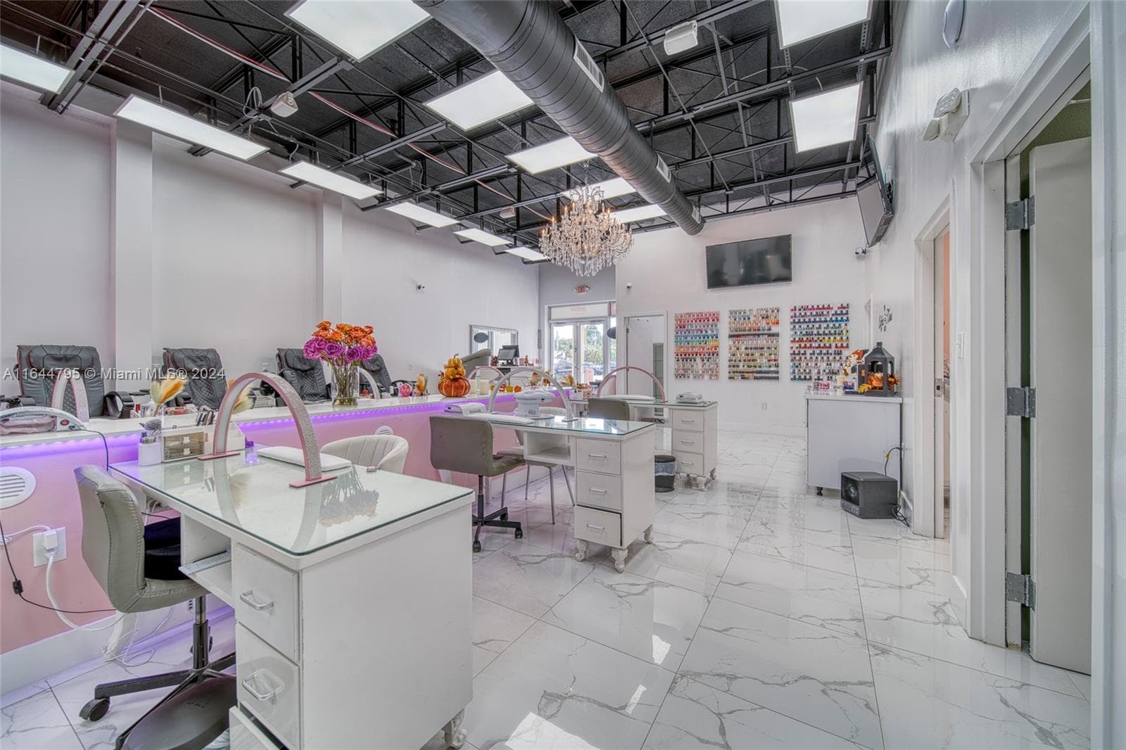 Full-Service Beauty Salon For Sale in Pinecrest, Miami FL 33156 — 7