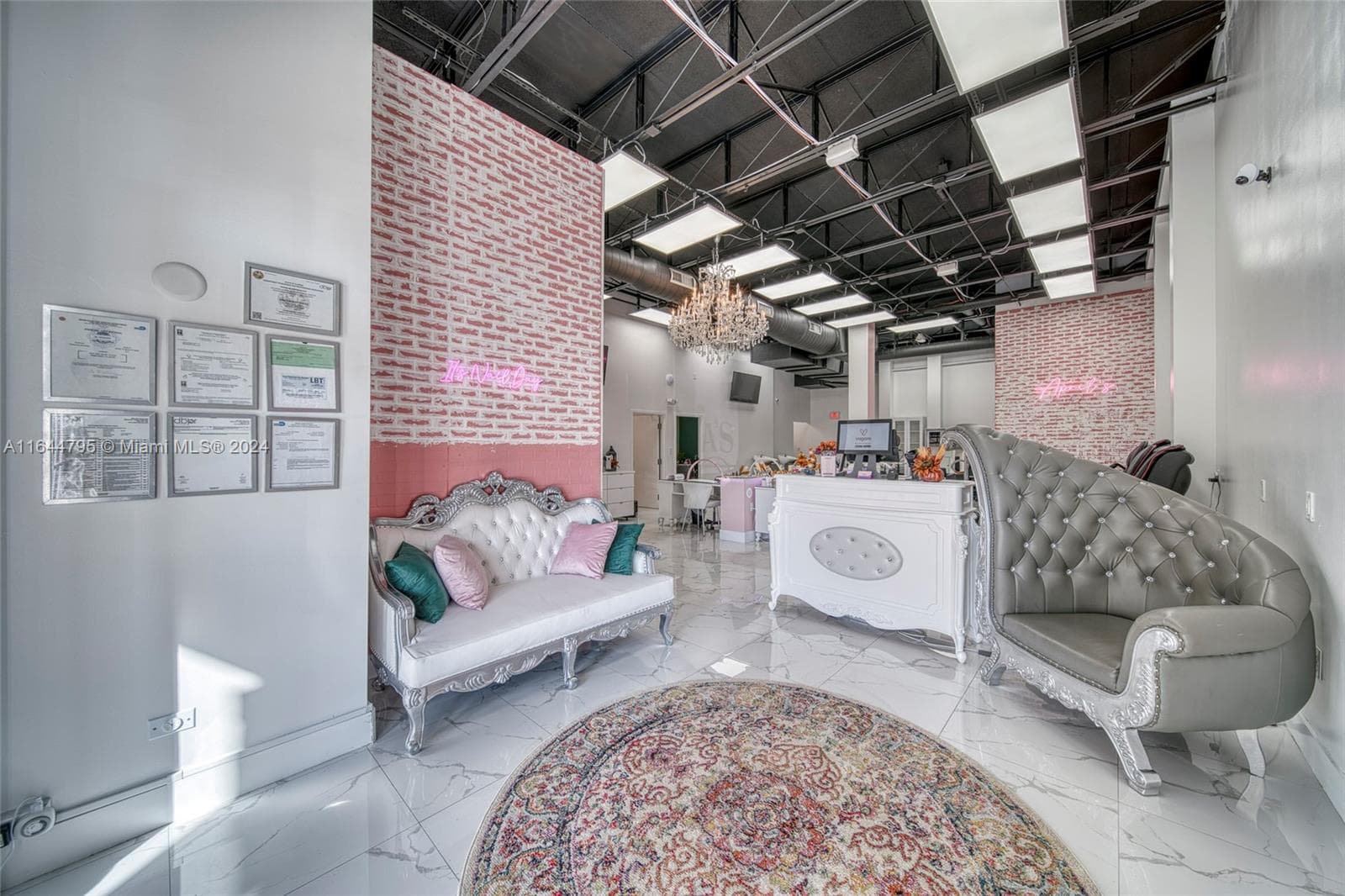 Full-Service Beauty Salon For Sale in Pinecrest, Miami FL 33156 — 1