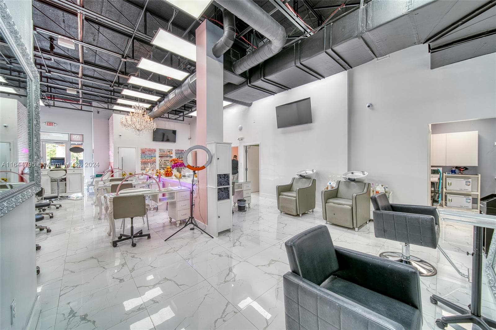Full-Service Beauty Salon For Sale in Pinecrest, Miami FL 33156 — 10