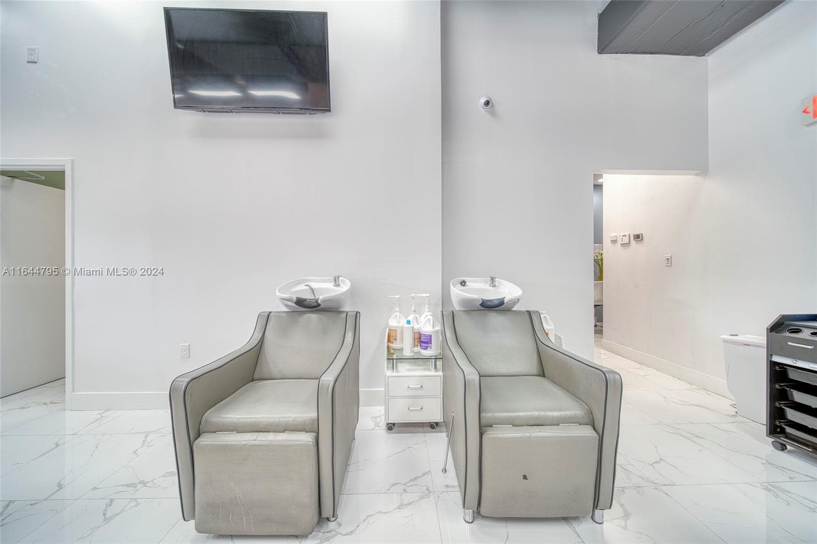 Full-Service Beauty Salon For Sale in Pinecrest, Miami FL 33156 — 14
