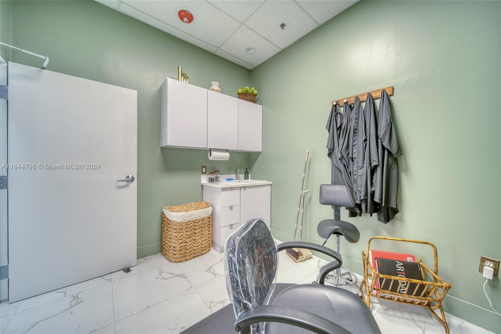 Full-Service Beauty Salon For Sale in Pinecrest, Miami FL 33156 — 18