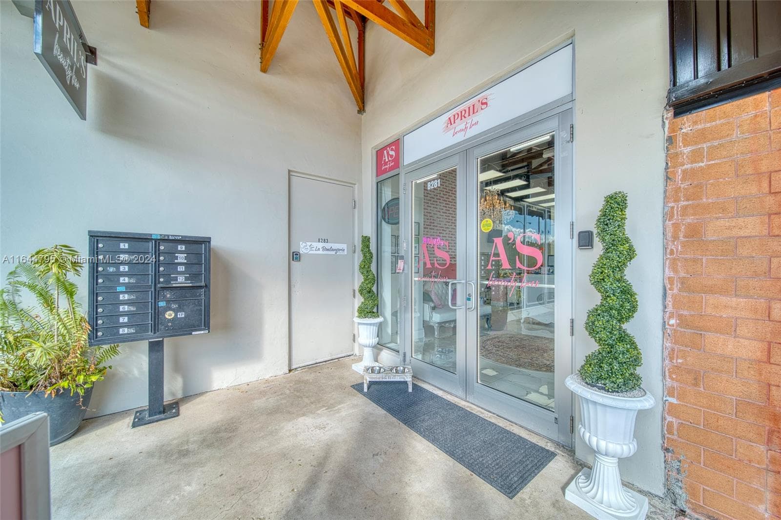 Full-Service Beauty Salon For Sale in Pinecrest, Miami FL 33156 — 25