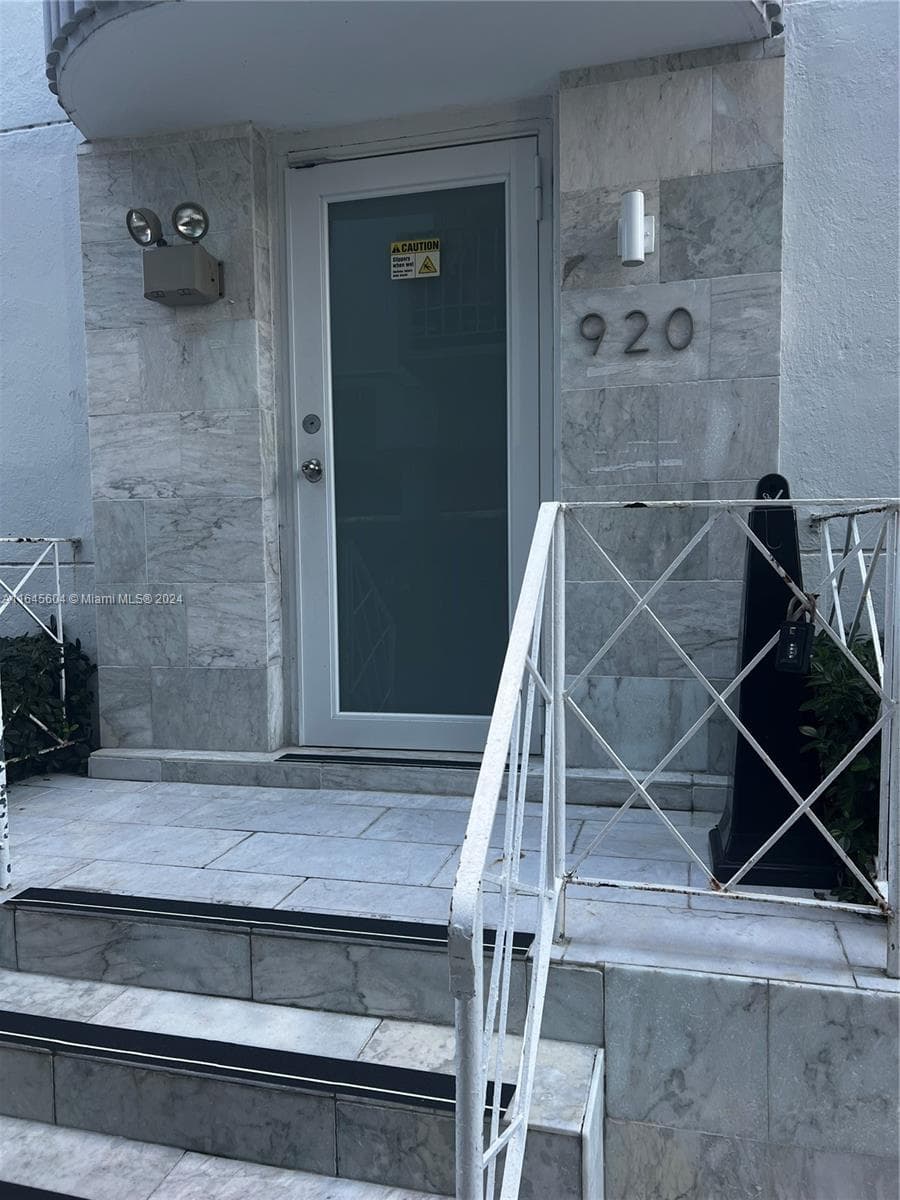 920 Jefferson Ave # 3, Miami Beach FL 33139 — 1