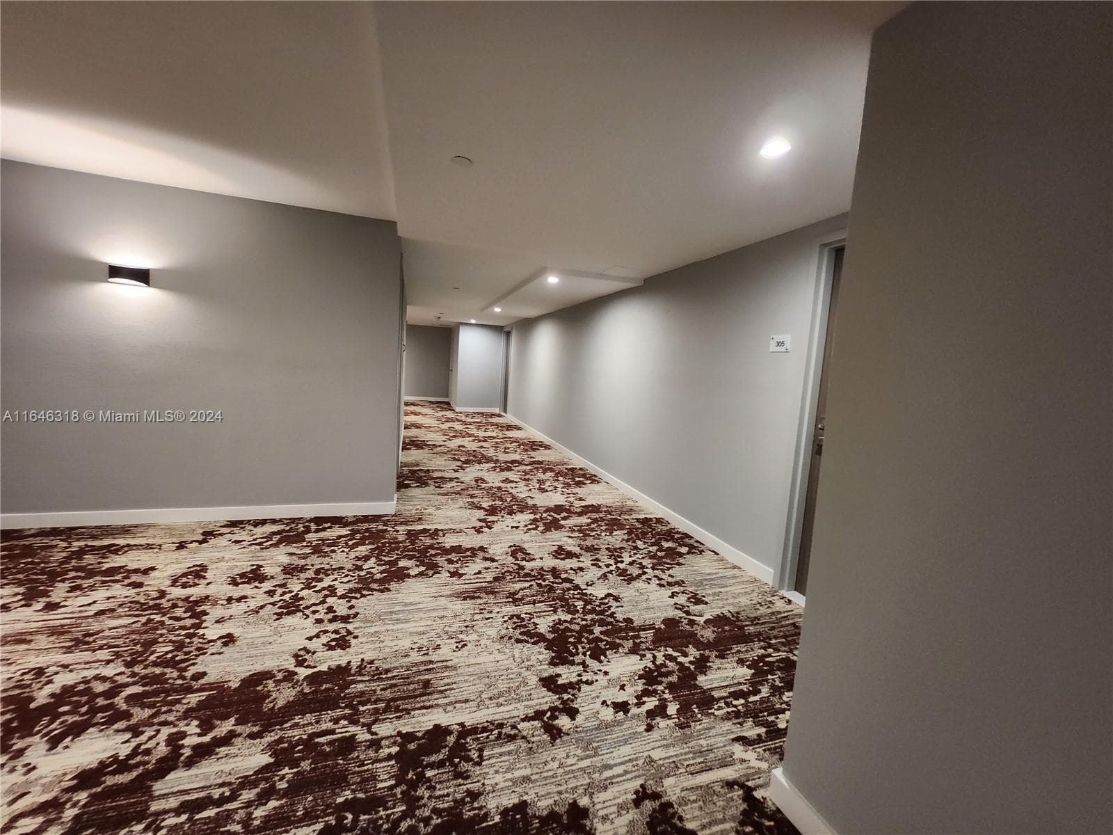 2555 Collins Ave # 306, Miami Beach FL 33140 — 2