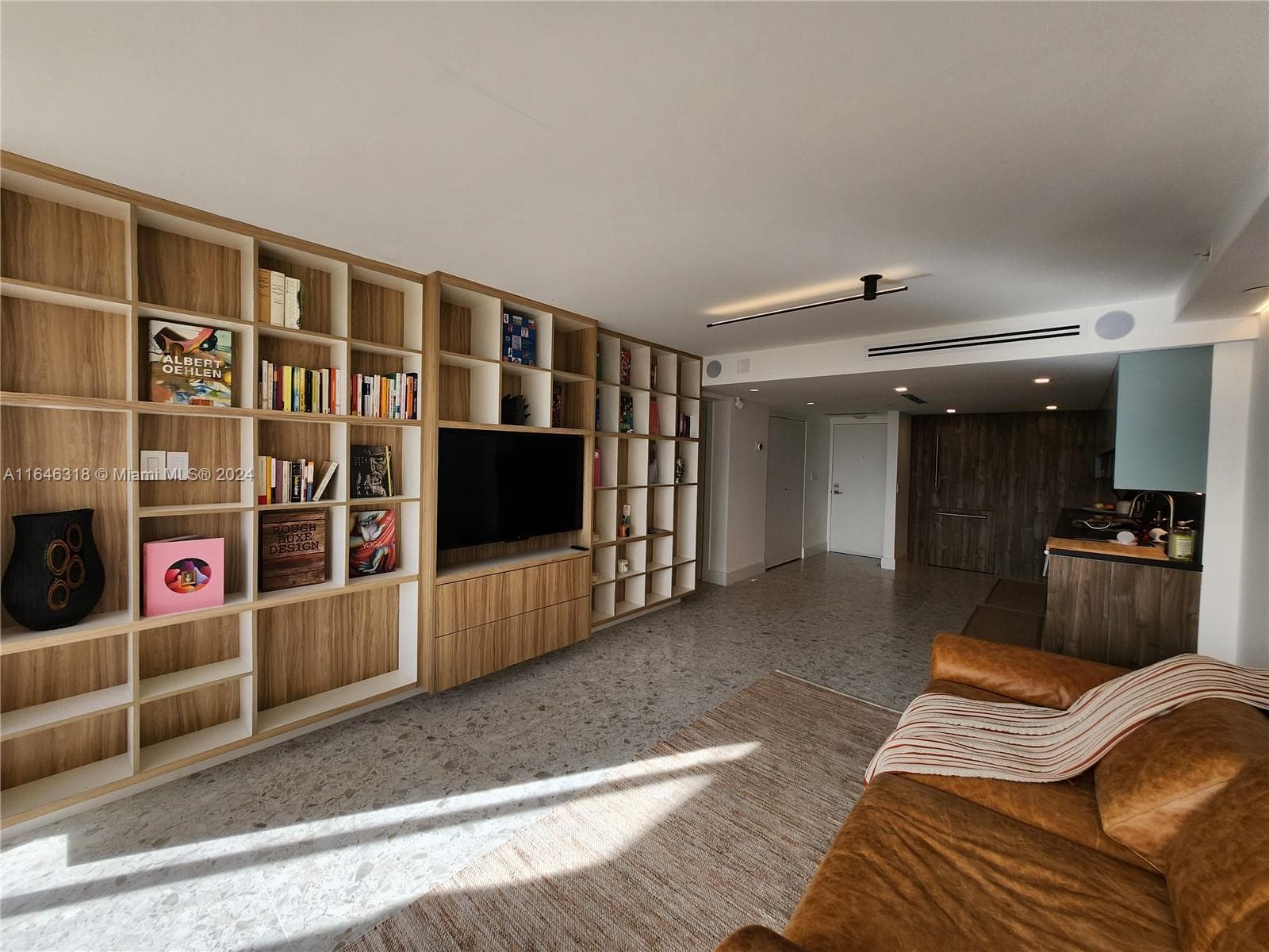 2555 Collins Ave # 306, Miami Beach FL 33140 — 1
