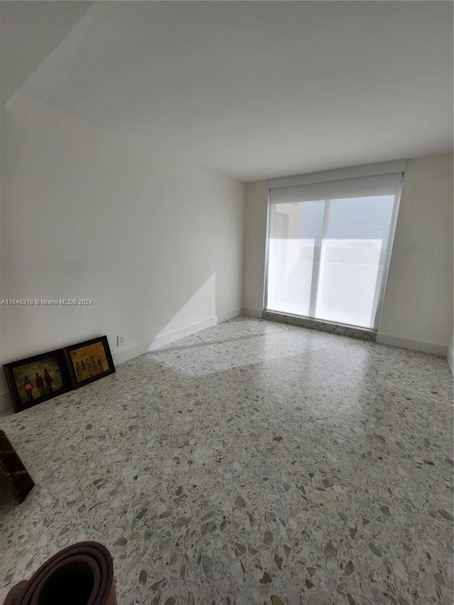 2555 Collins Ave # 306, Miami Beach FL 33140 — 10