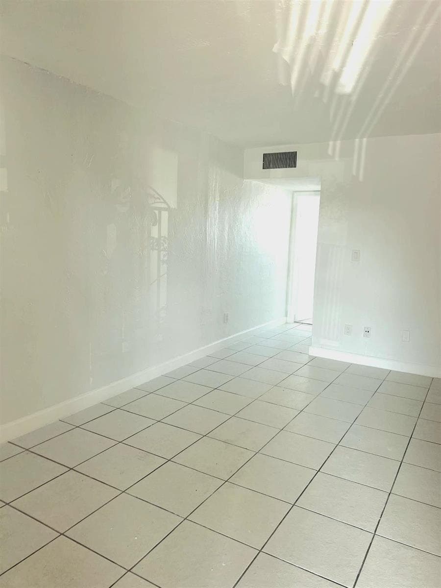 1245 W 24th Street # 221, Hialeah FL 33010 — 7