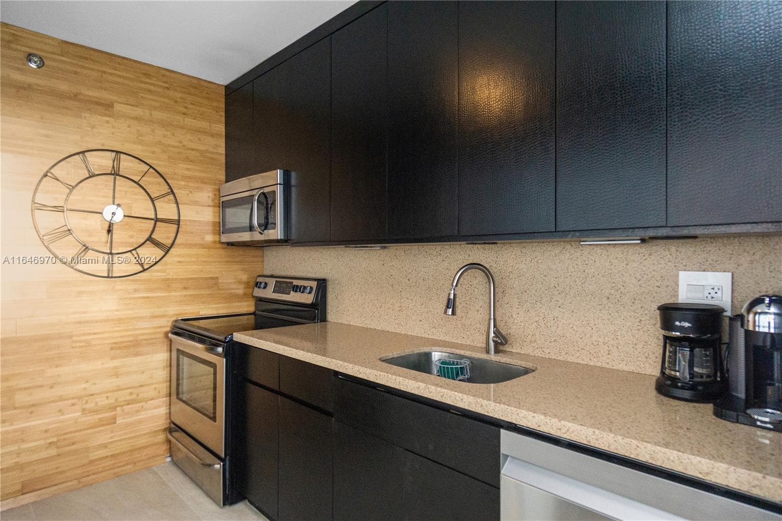 100 Lincoln Rd # 548, Miami Beach FL 33139 — 6