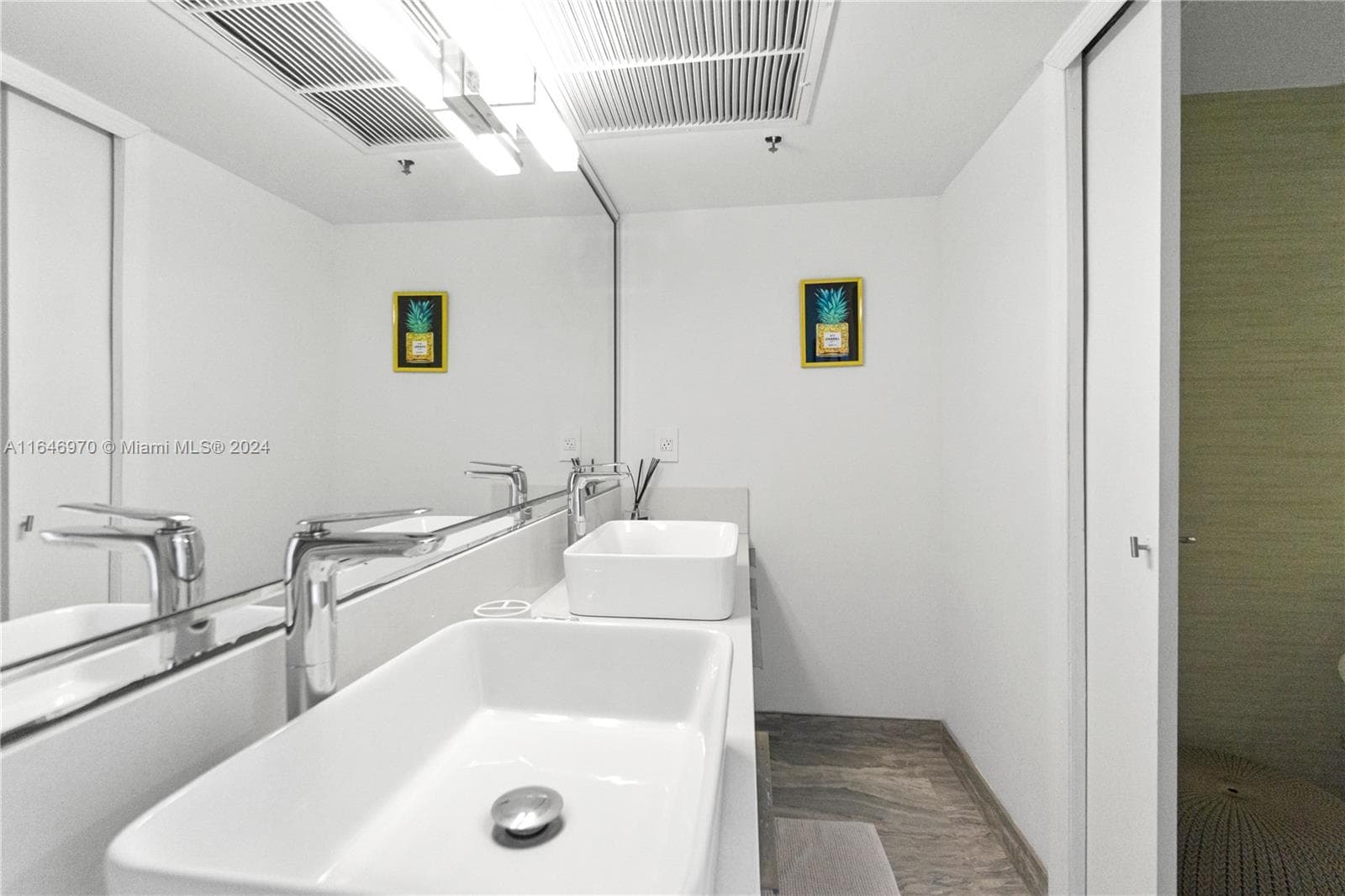 100 Lincoln Rd # 548, Miami Beach FL 33139 — 17