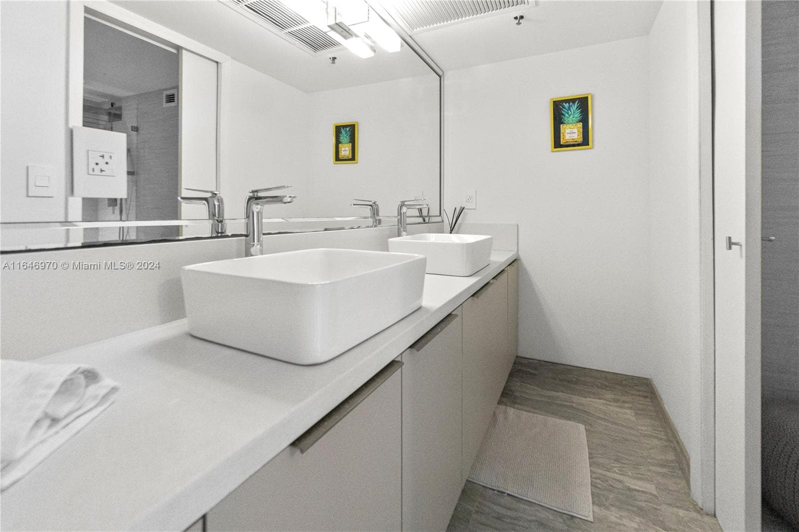 100 Lincoln Rd # 548, Miami Beach FL 33139 — 18